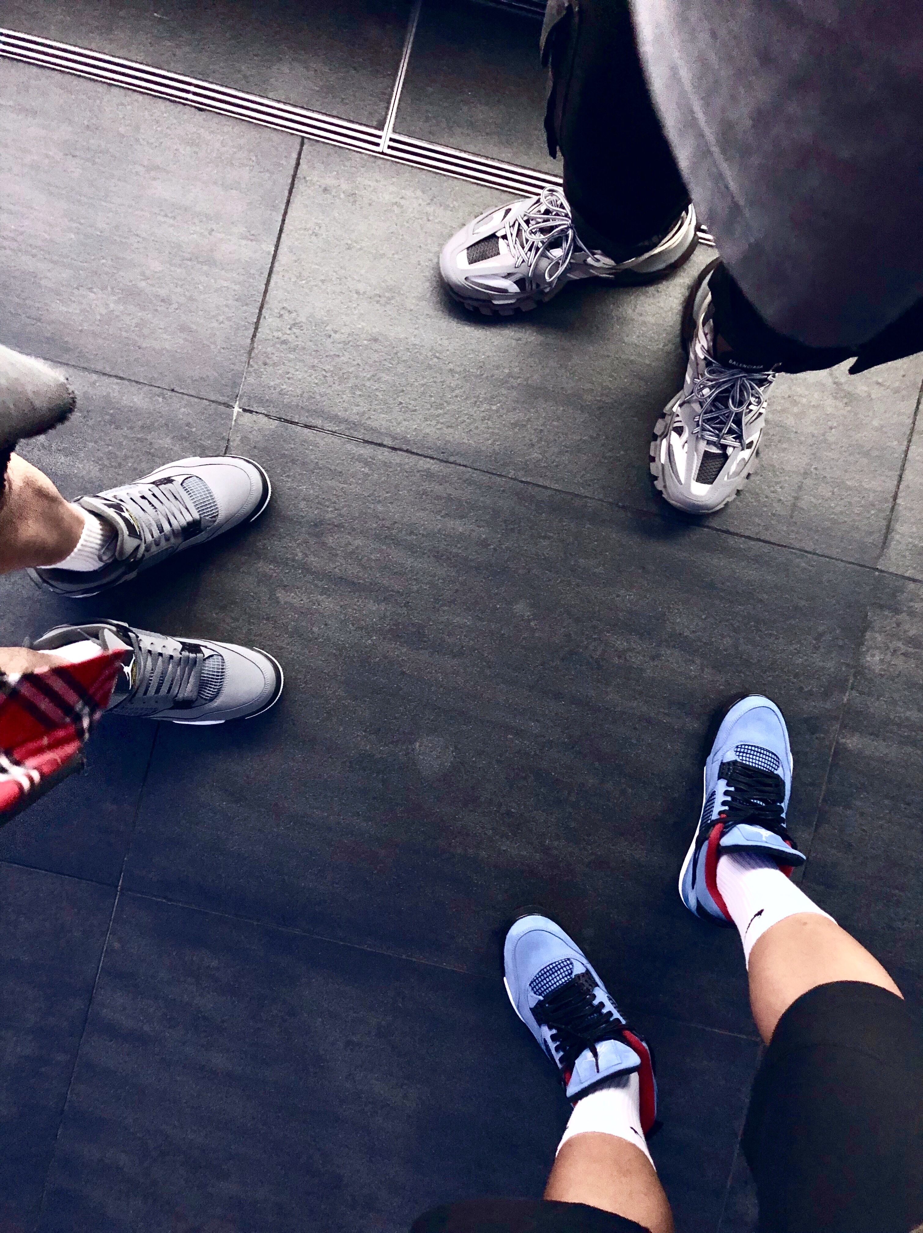 Balenciaga Track Sneakers Grey White 2019, Jordan 4 Retro Cool Grey 2019 착용 스타일