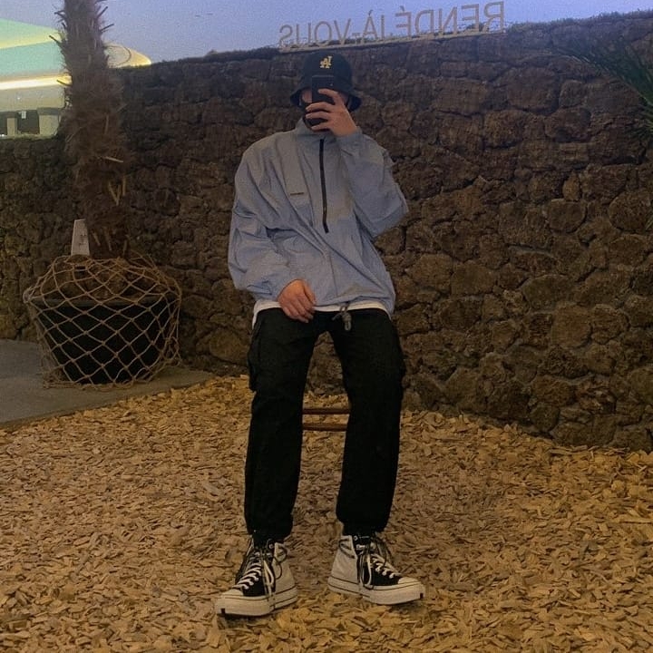 Essentials Track Jacket Silver Reflective - 20SS, Converse x Feng Chen Wang Chuck 70 2-in-1 Natural Ivory Black 착용 스타일