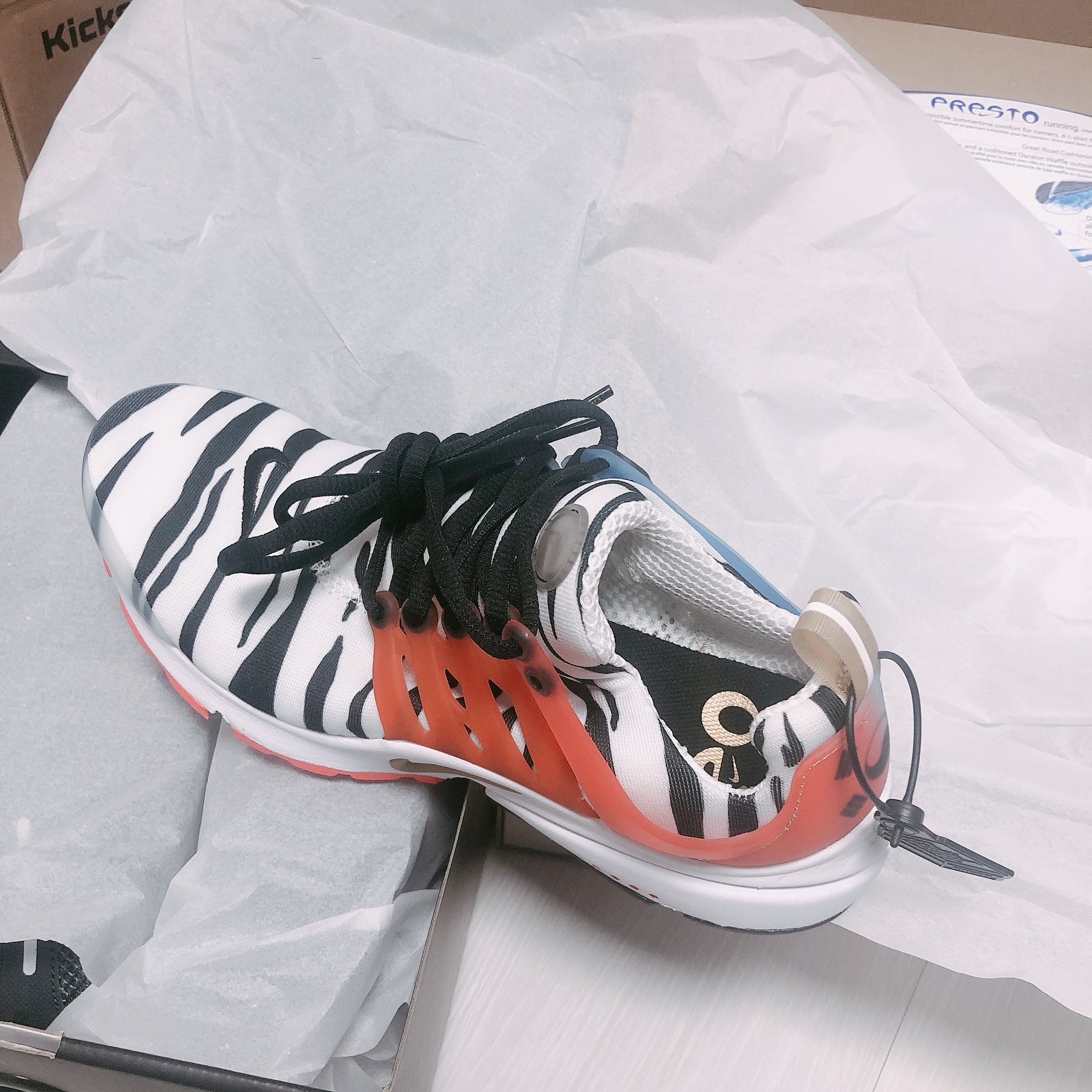 Nike Zoom Vomero 5 SP Anthracite 2019, Nike Air Presto Red Orbit South Korea 착용 스타일 - 3