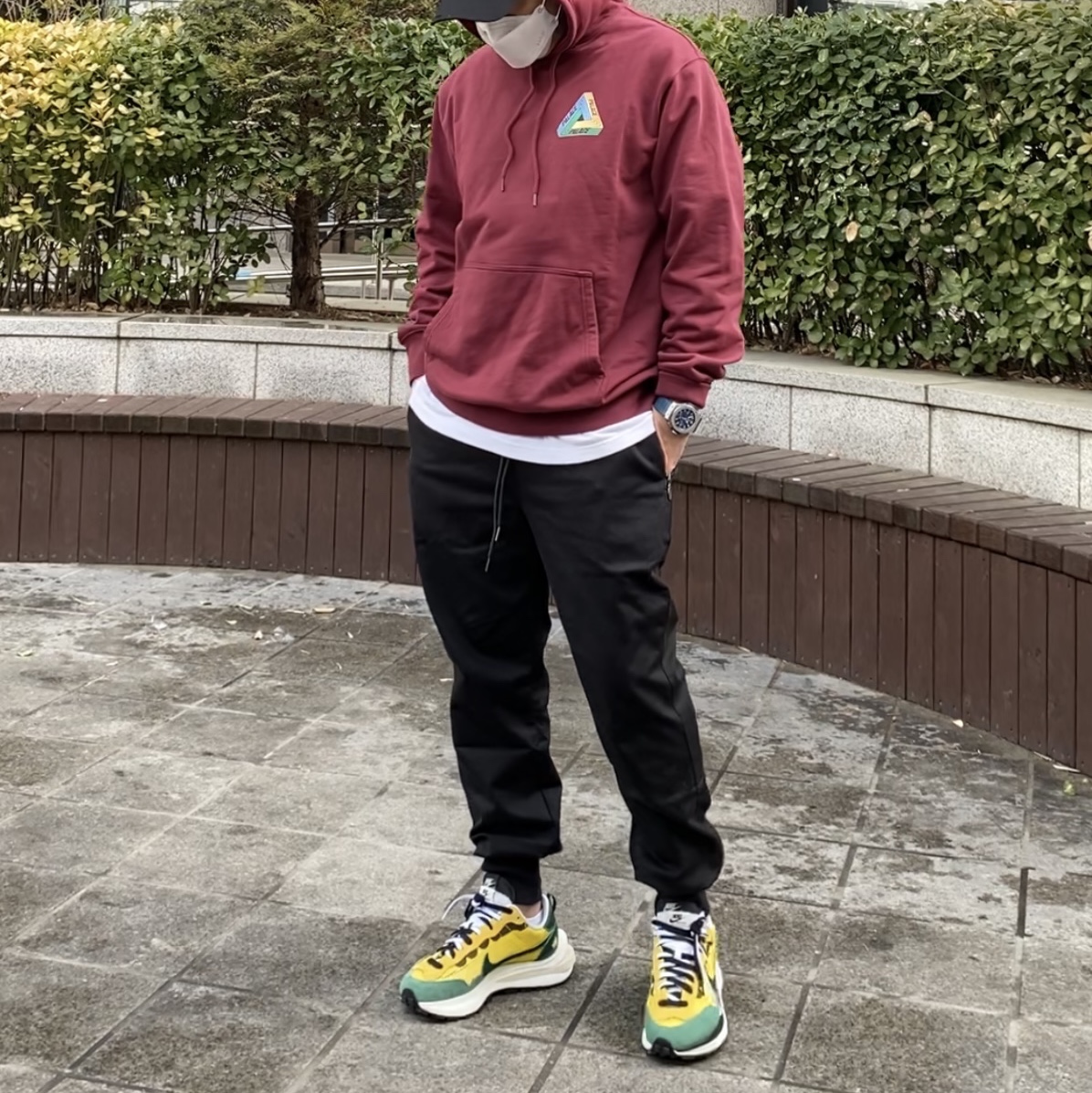 Nike x Sacai VaporWaffle Tour Yellow & Gorge Green Sail, Palace Tri-Dart Hood Burgundy - 20FW 착용 스타일 - 1