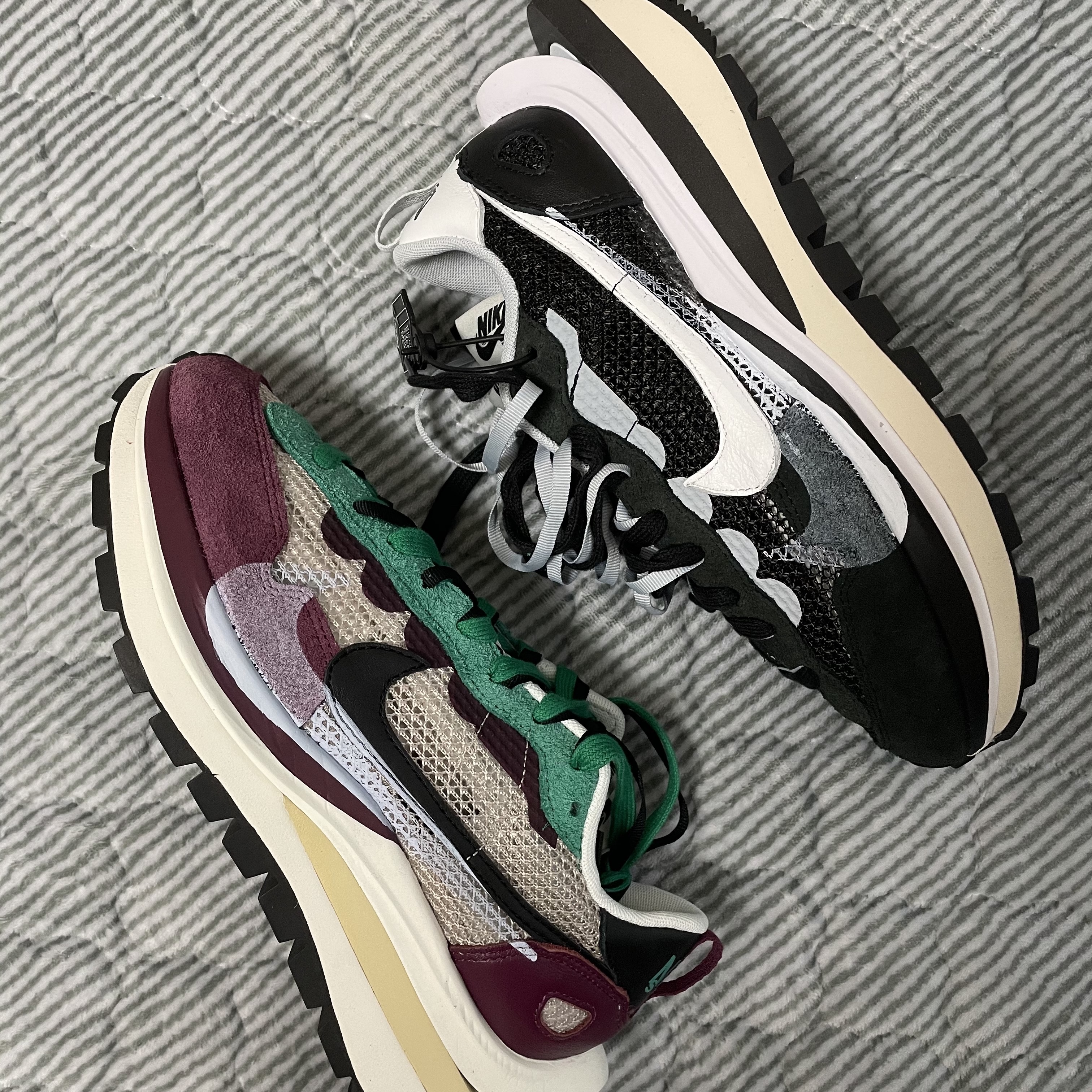 Nike x Sacai VaporWaffle String & Black Villain Red, Nike x Sacai VaporWaffle Black White 착용 스타일