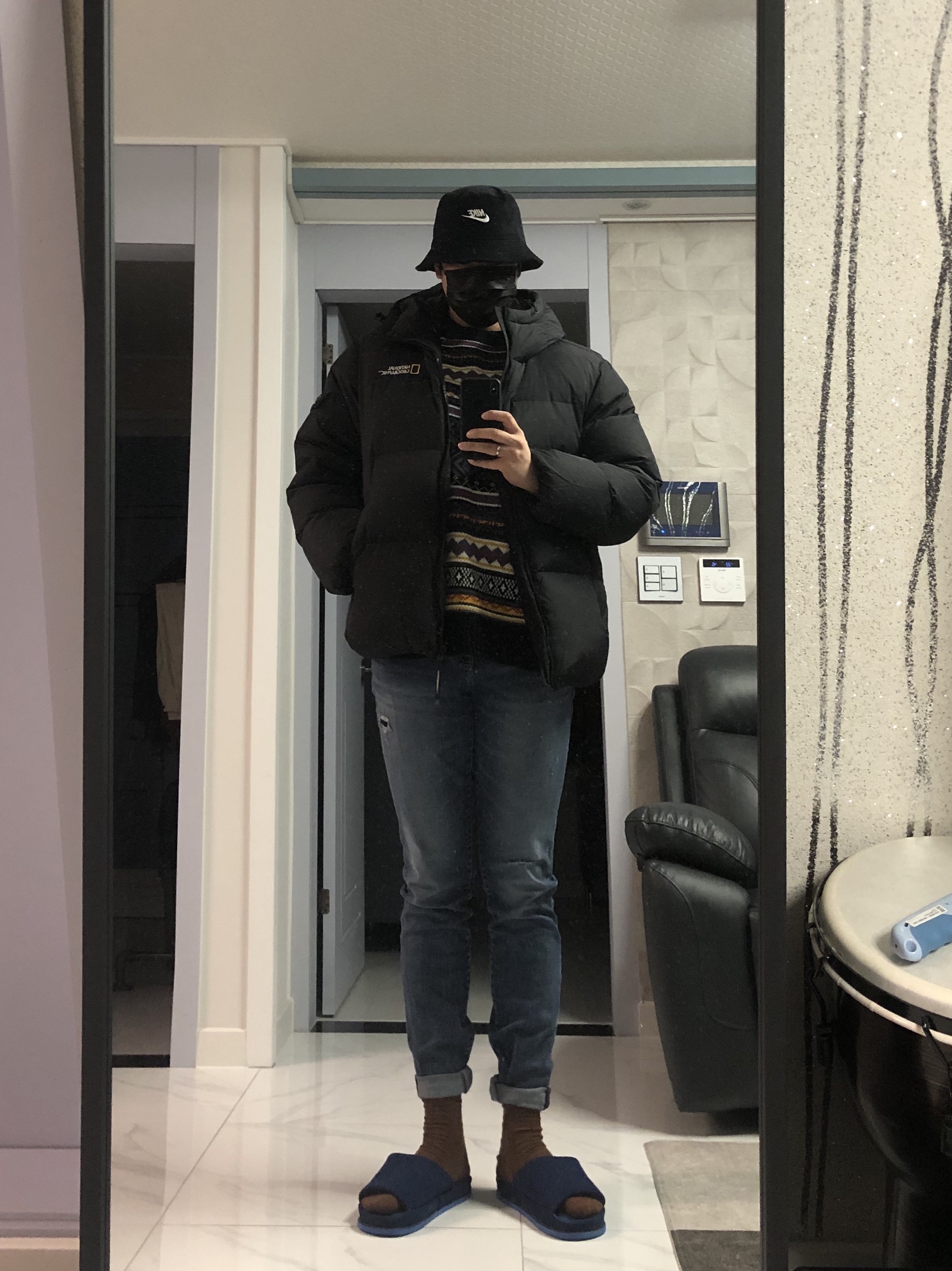 Nike Futura Corduroy Bucket Black 착용 스타일