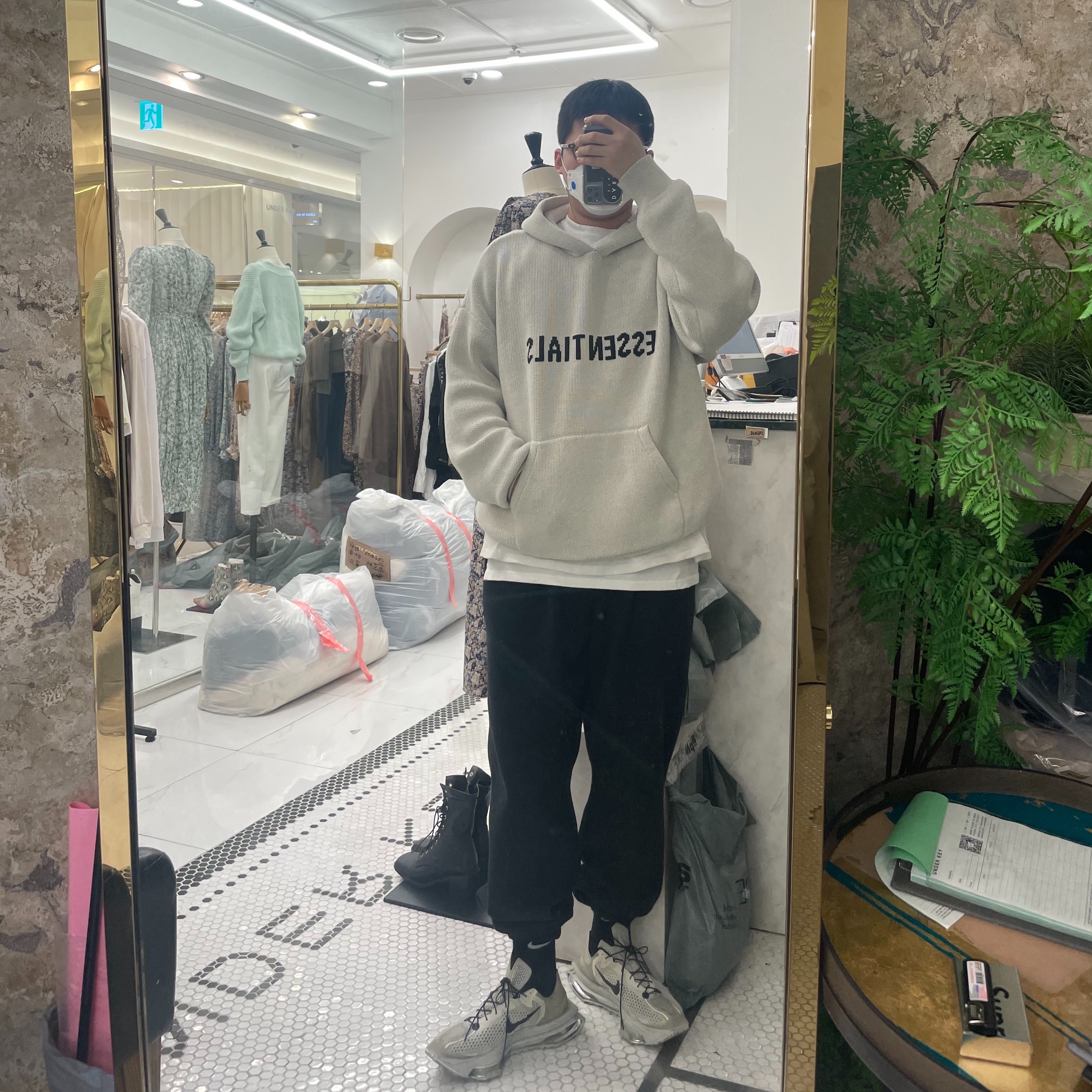 Nike x Matthew M Williams Zoom 004 Stone 착용 스타일