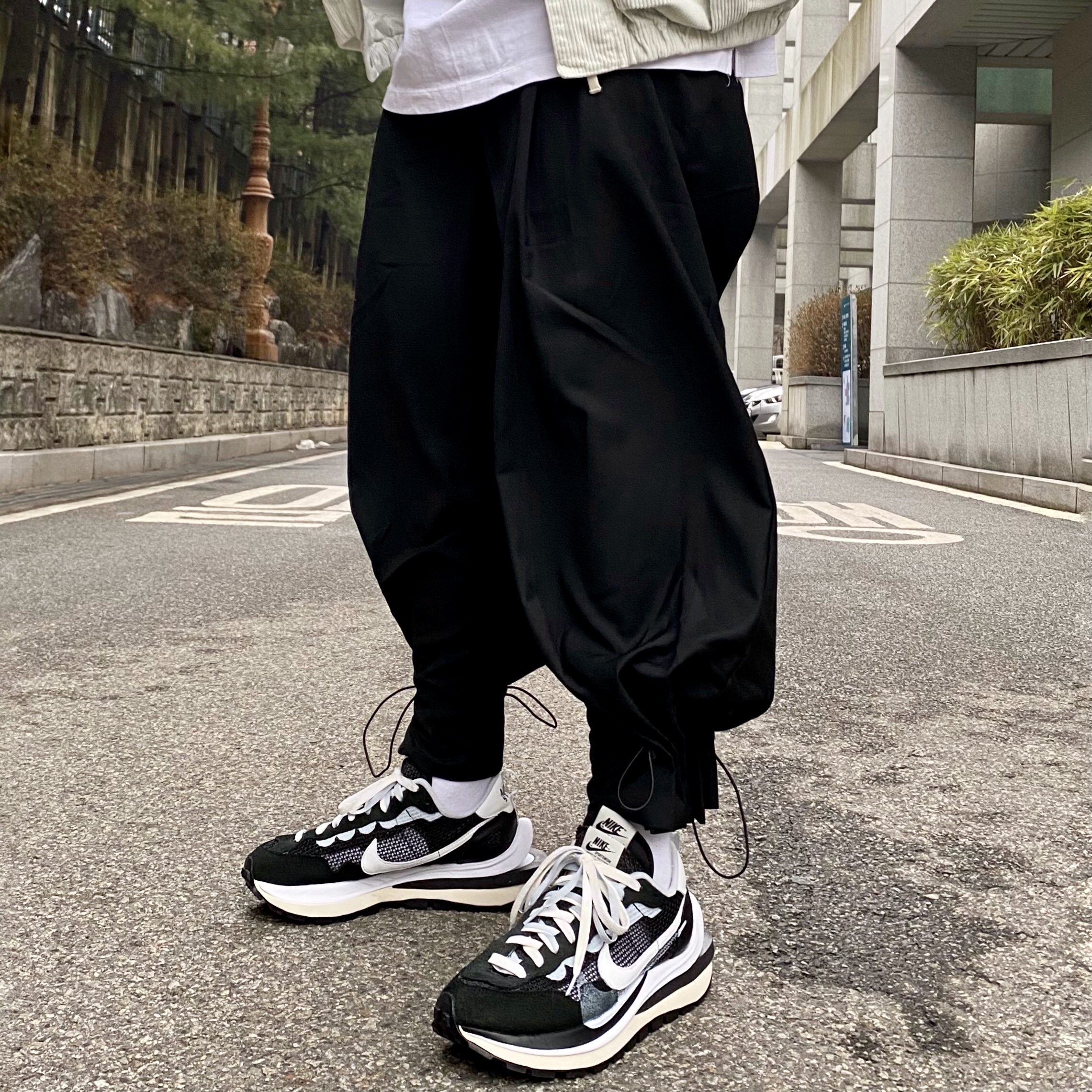Supreme x Stone Island Corduroy Jacket Stone - 20FW, Nike x Sacai VaporWaffle Black White 착용 스타일 - 3