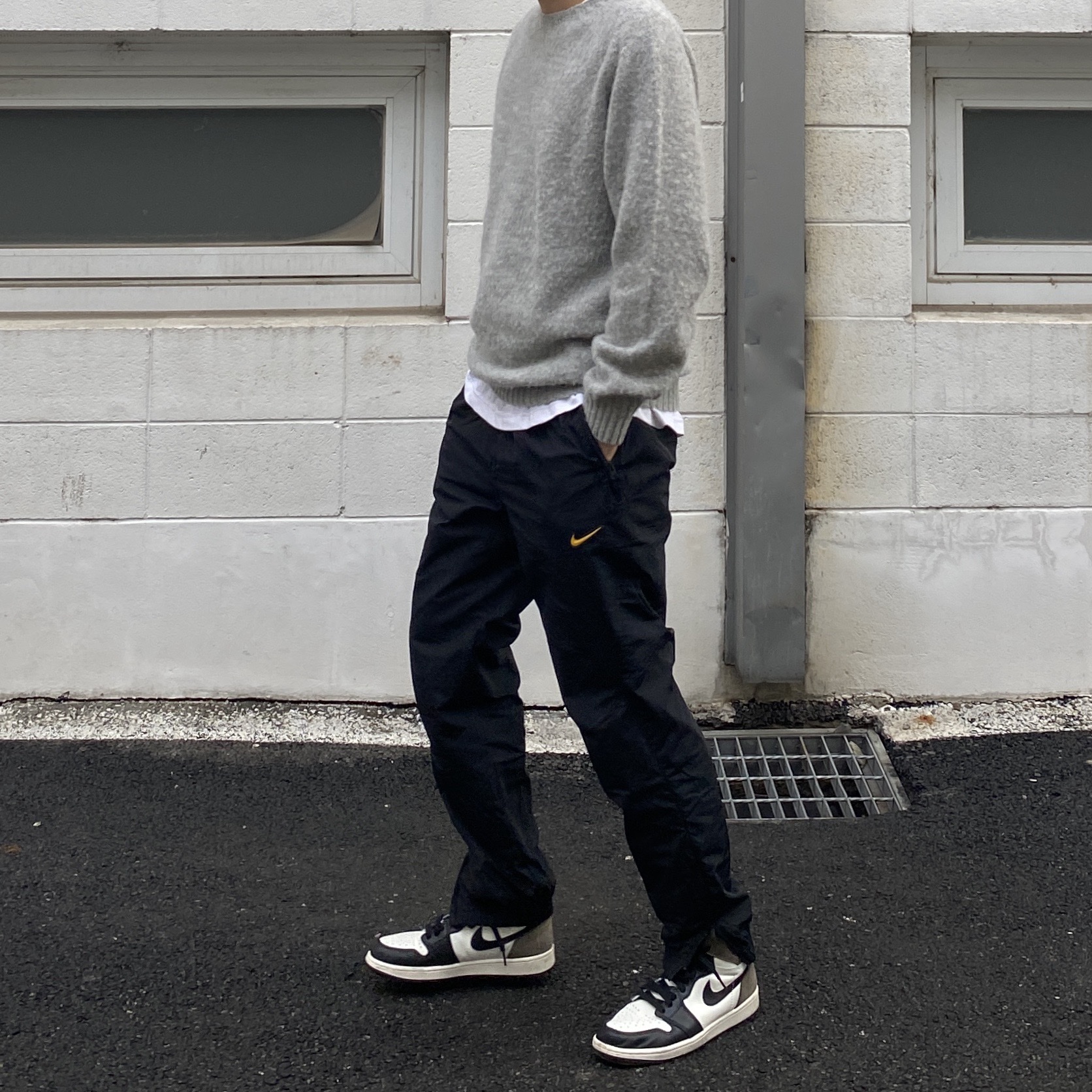 Jordan 1 Retro High OG Black Mocha, Nike x Drake Nocta Essential Track Pants Black - US/EU 착용 스타일