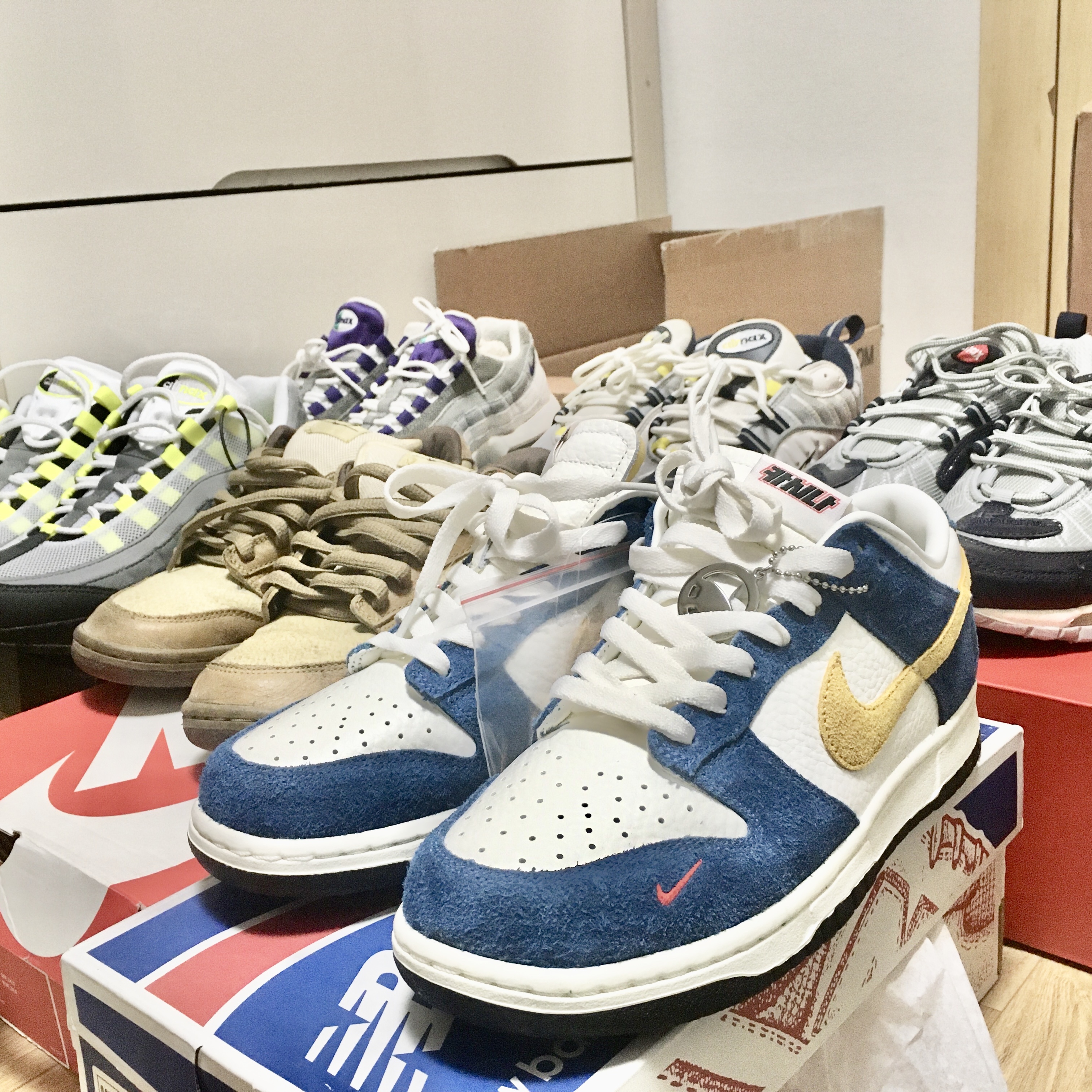 Nike x Kasina Dunk Low 80's Bus, Nike Dunk Low Pro SB Shanghai 2 착용 스타일