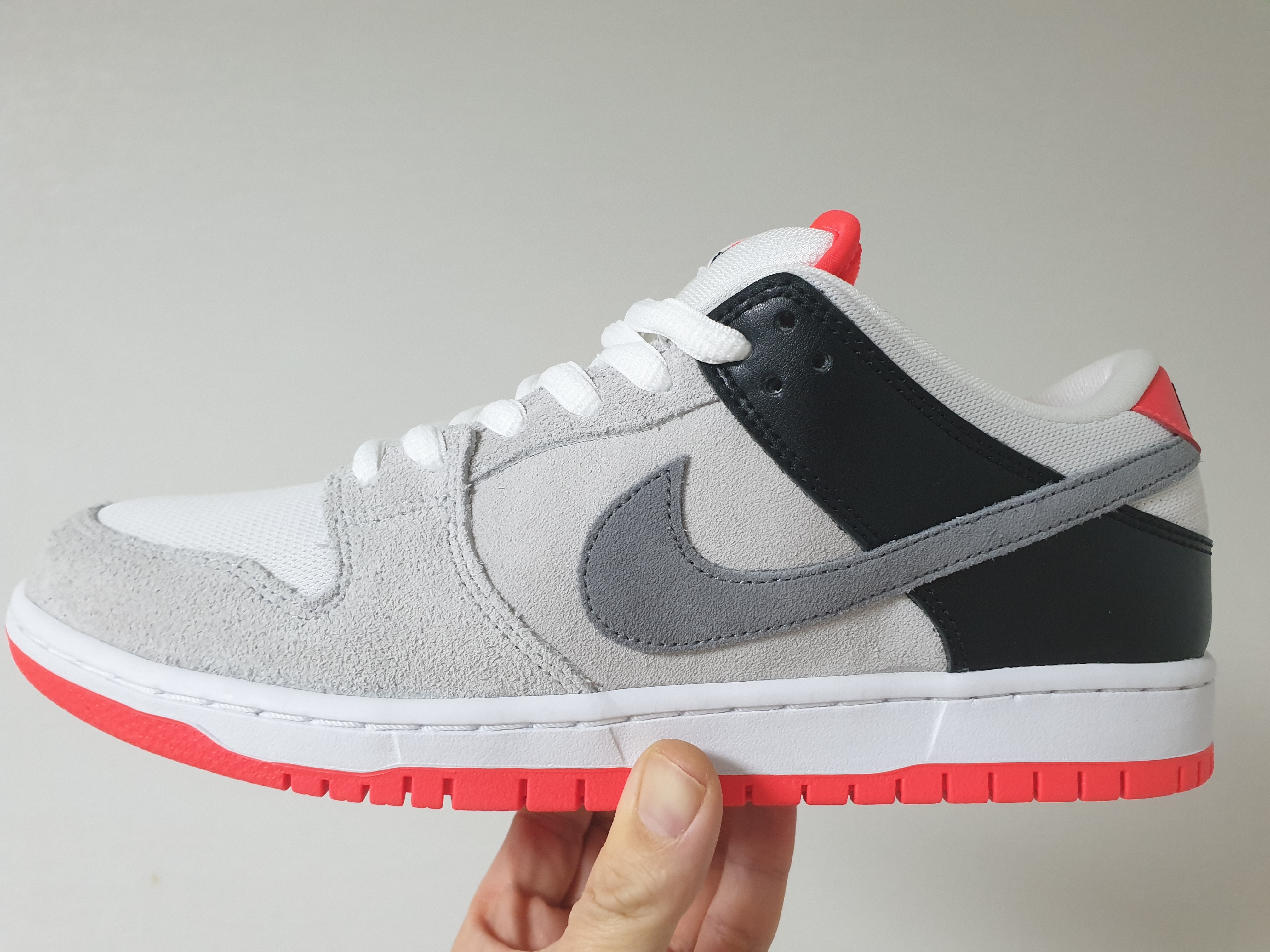 Nike SB Dunk Low Pro Infrared Orange Label 착용 스타일