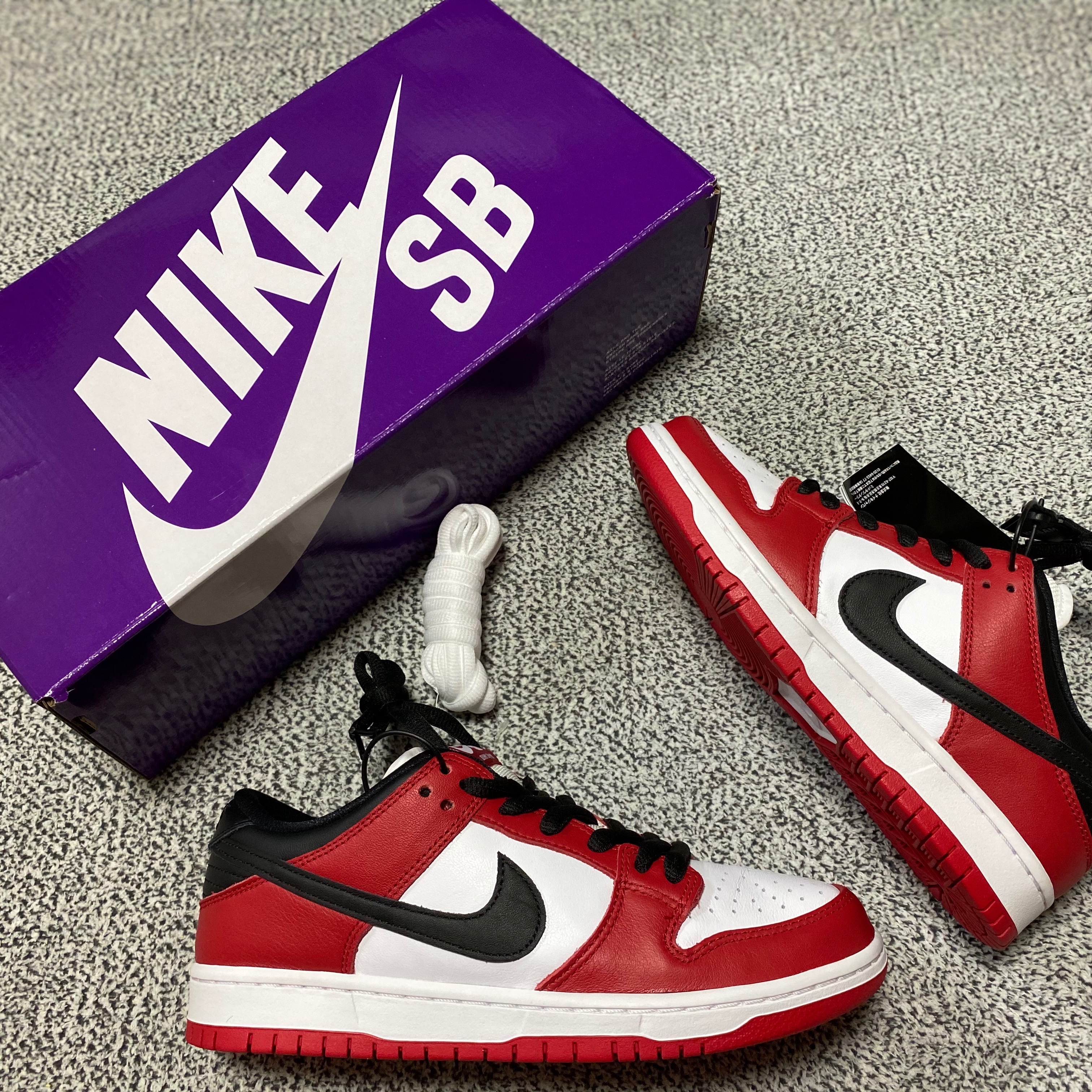 Nike SB Dunk Low Pro Chicago 착용 스타일 - 2