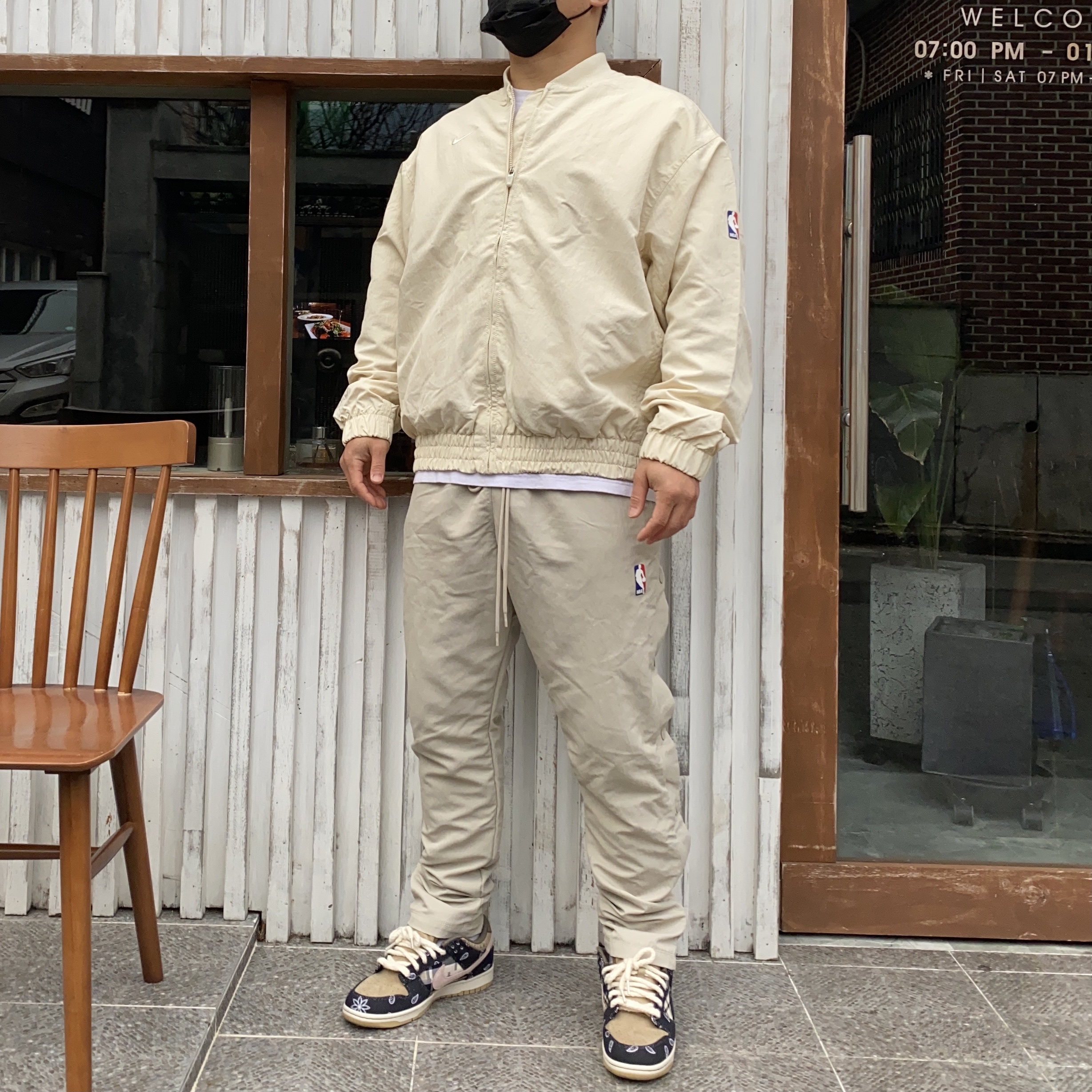 Nike x Travis Scott SB Dunk Low, Nike x Fear of God Basketball Jacket String 착용 스타일
