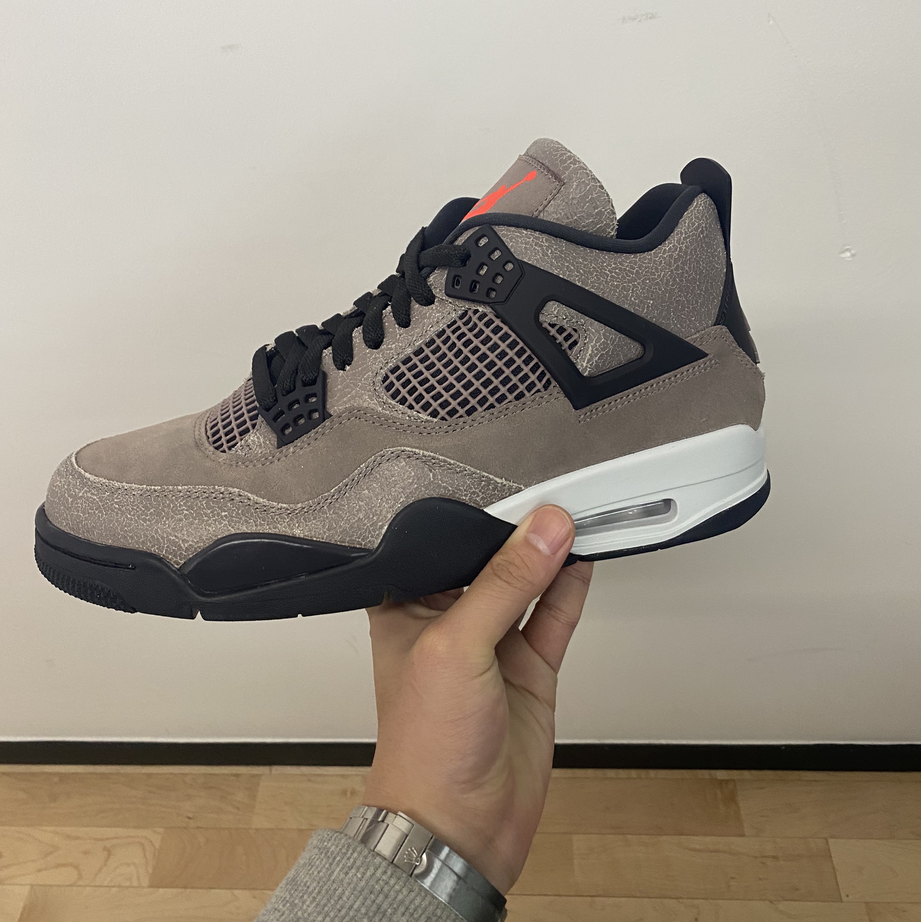 Jordan 4 Retro Taupe Haze 착용 스타일
