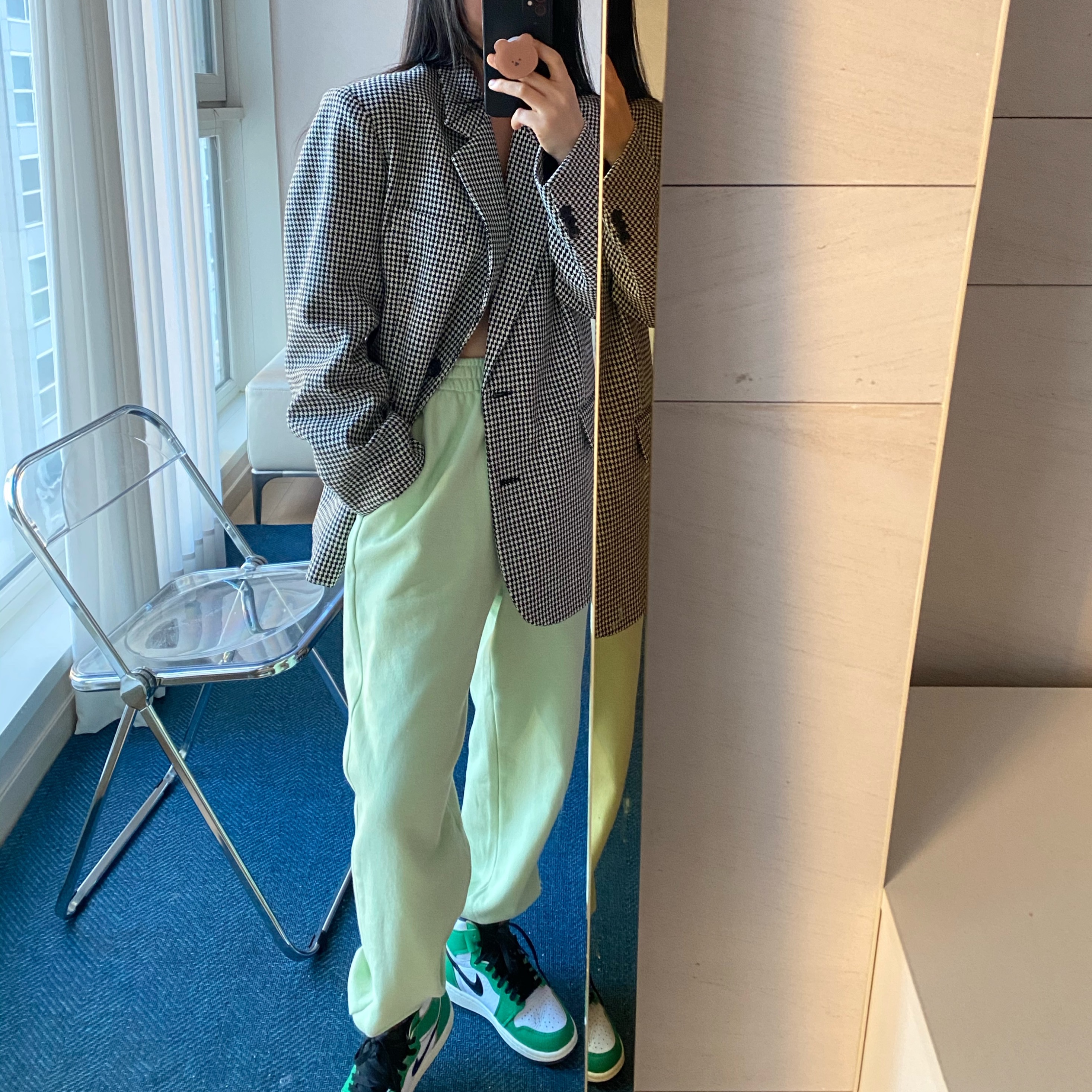 (W) Jordan 1 Retro High OG Lucky Green 착용 스타일 - 4