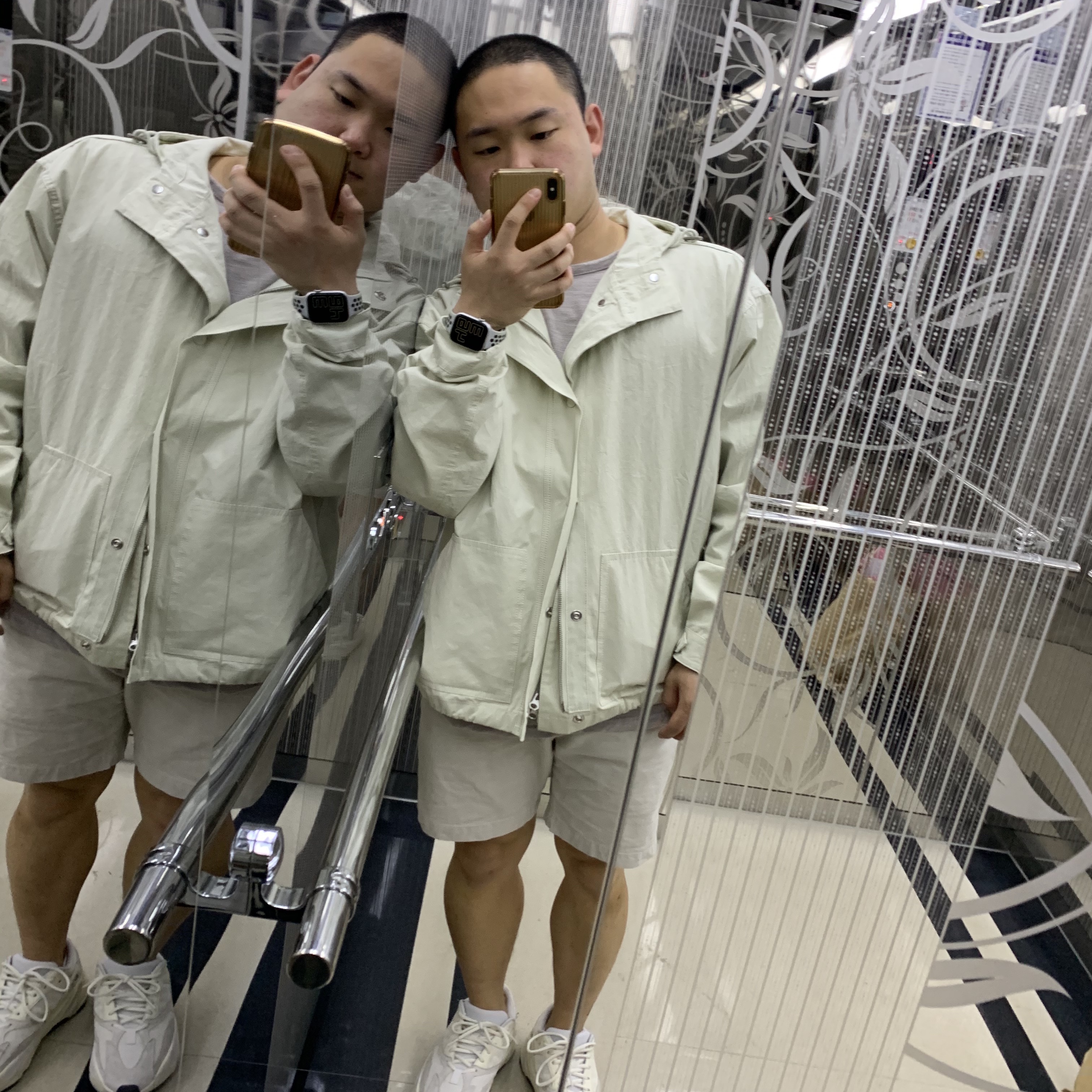 Adidas Yeezy Boost 700 Analog 2019 착용 스타일