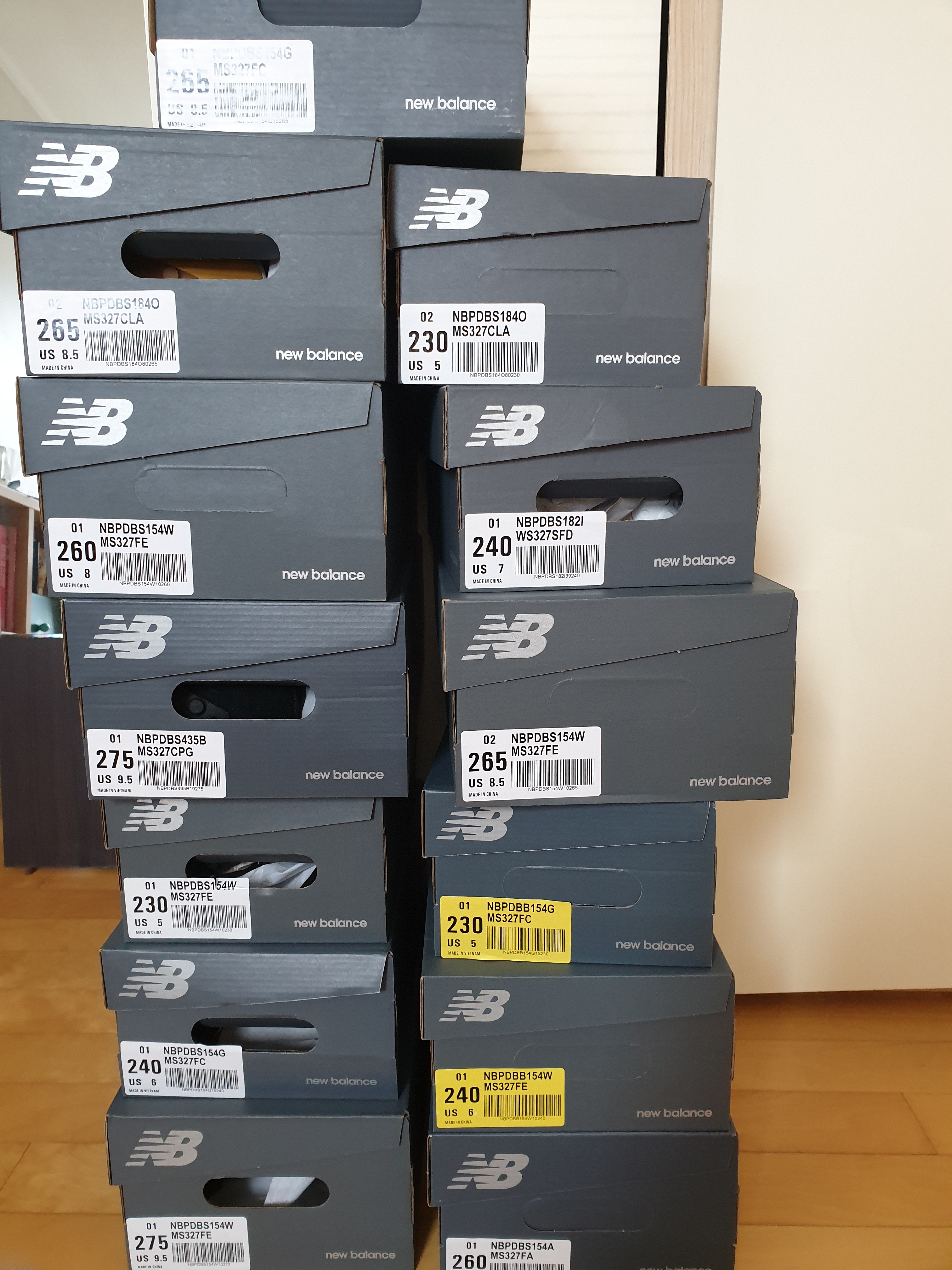 New Balance 327 White Black, (W) New Balance 327 White Moonbeam 착용 스타일