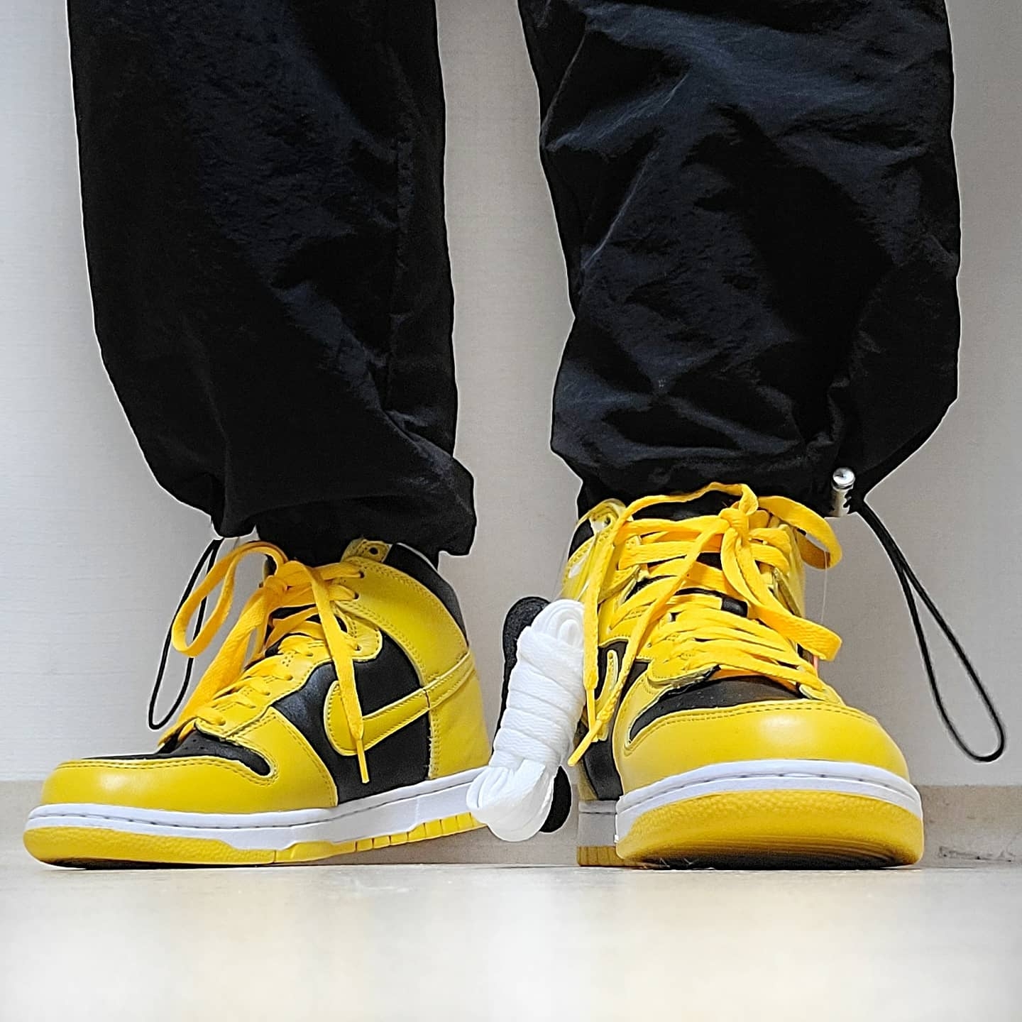 Nike Dunk High SP Varsity Maize 착용 스타일 - 2