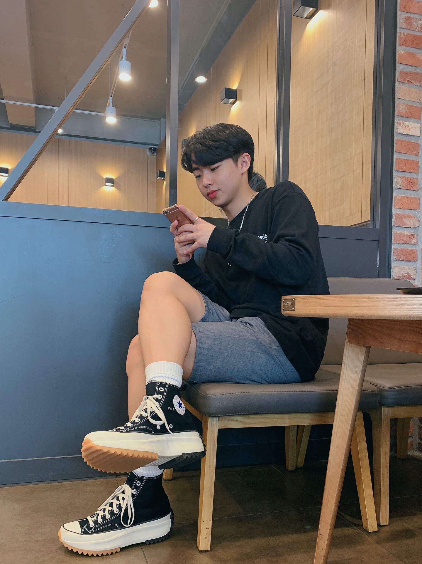Converse x JW Anderson Run Star Hike Hi Black 착용 스타일