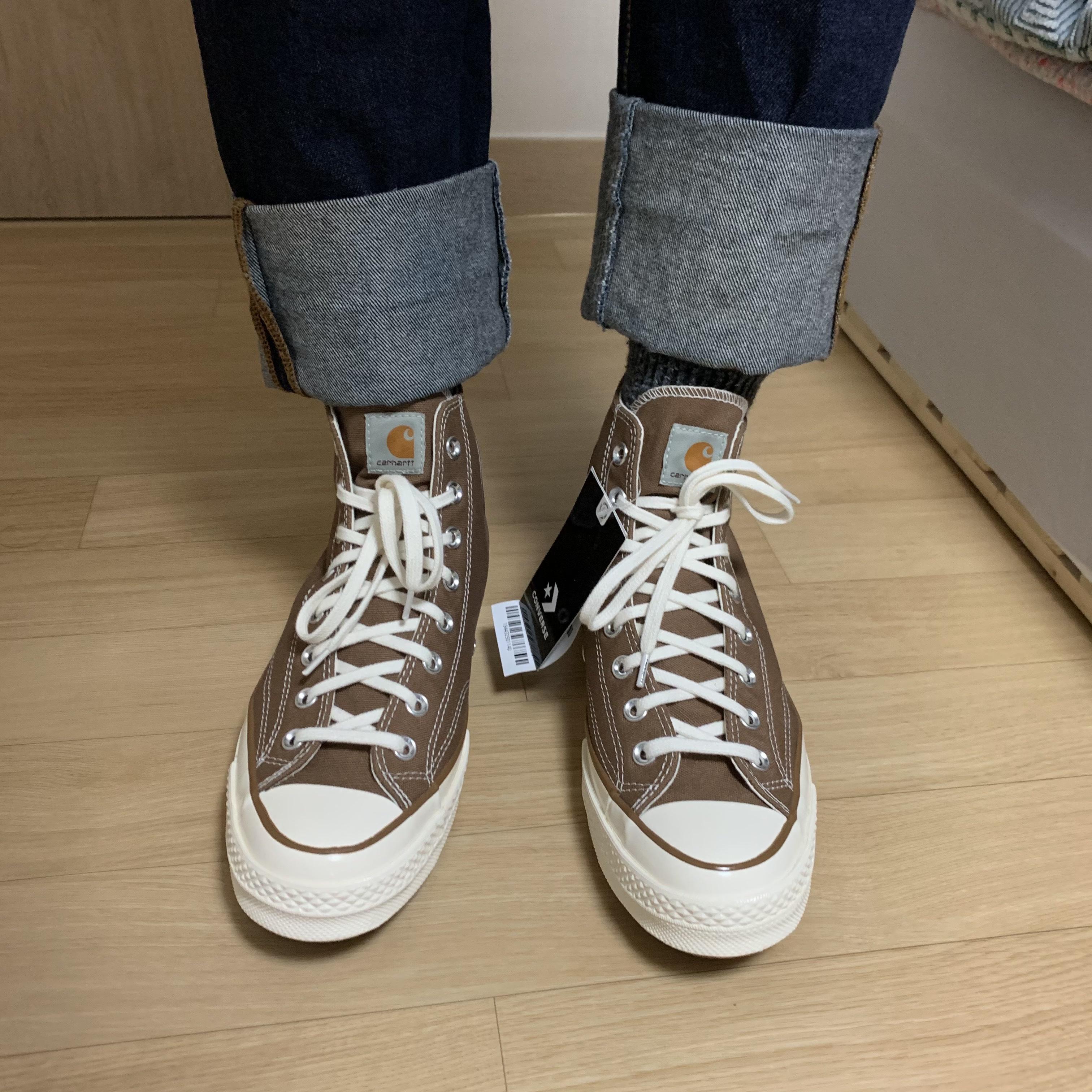 Converse x Carhartt WIP Chuck 70 High Hamilton Brown 착용 스타일 - 2