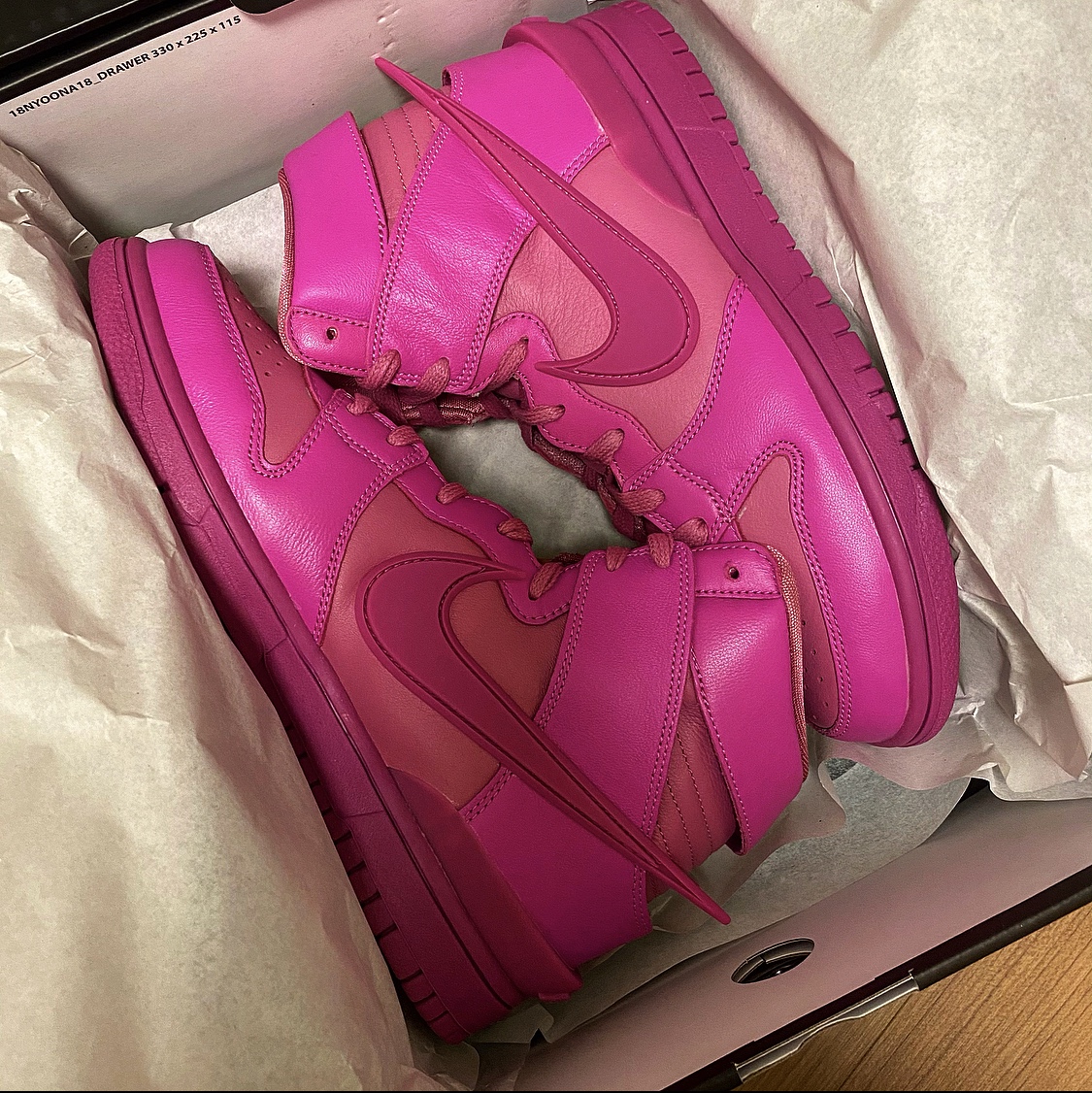 Nike x Ambush Dunk High Cosmic Fuchsia 착용 스타일 - 1