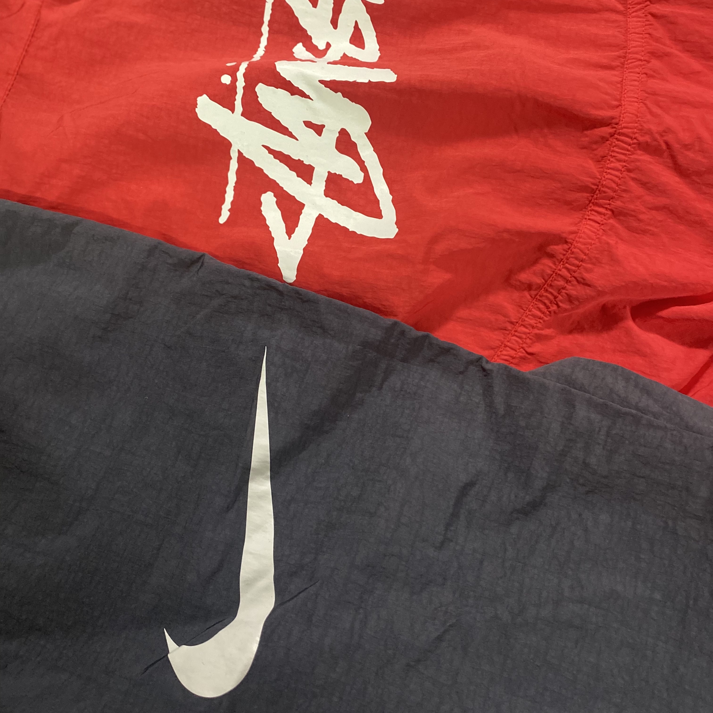 Nike x Stussy Windrunner Jacket Habanero Red, Nike x Stussy Beach Pants Off Noir 착용 스타일