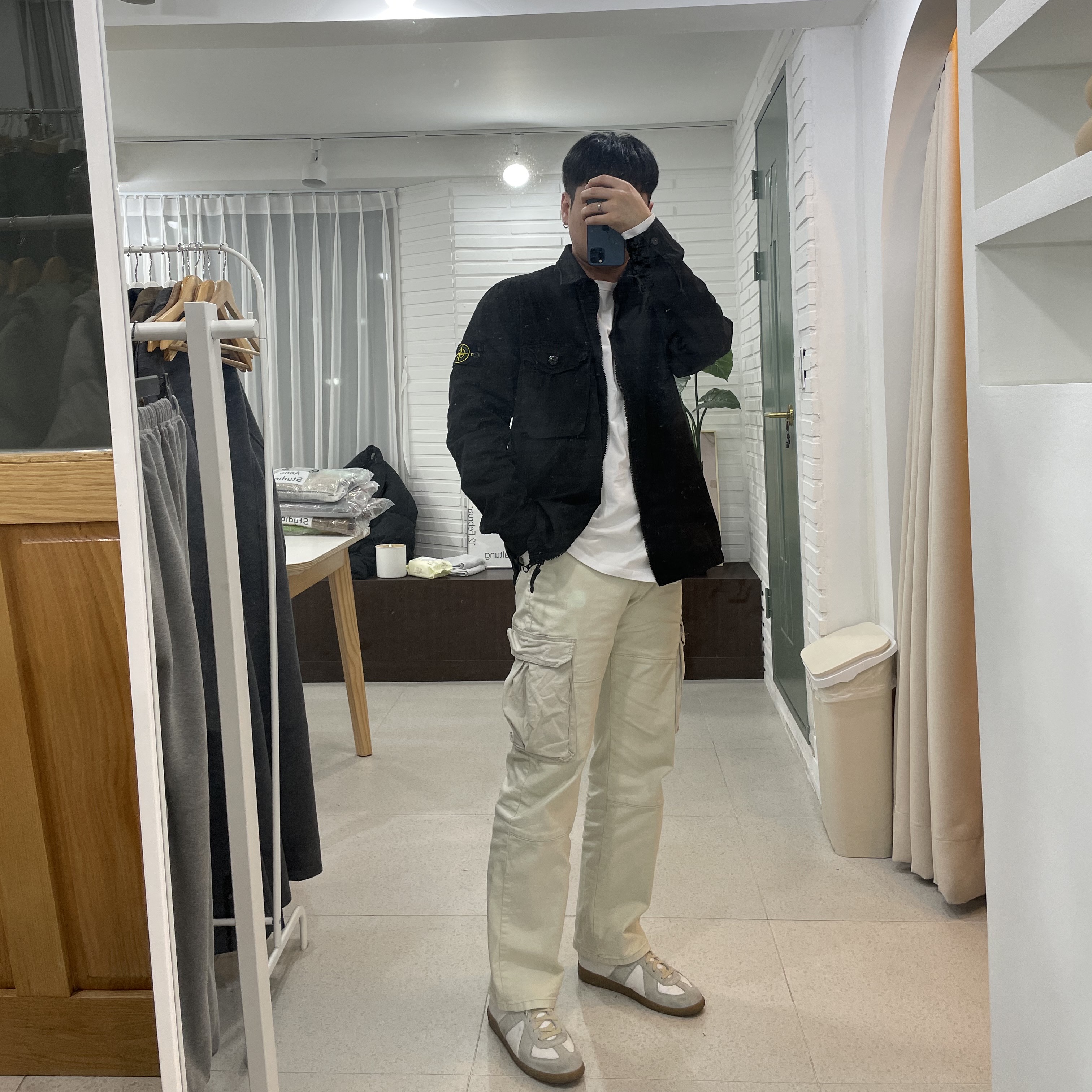 Maison Margiela Calfskin Replica Sneakers 착용 스타일