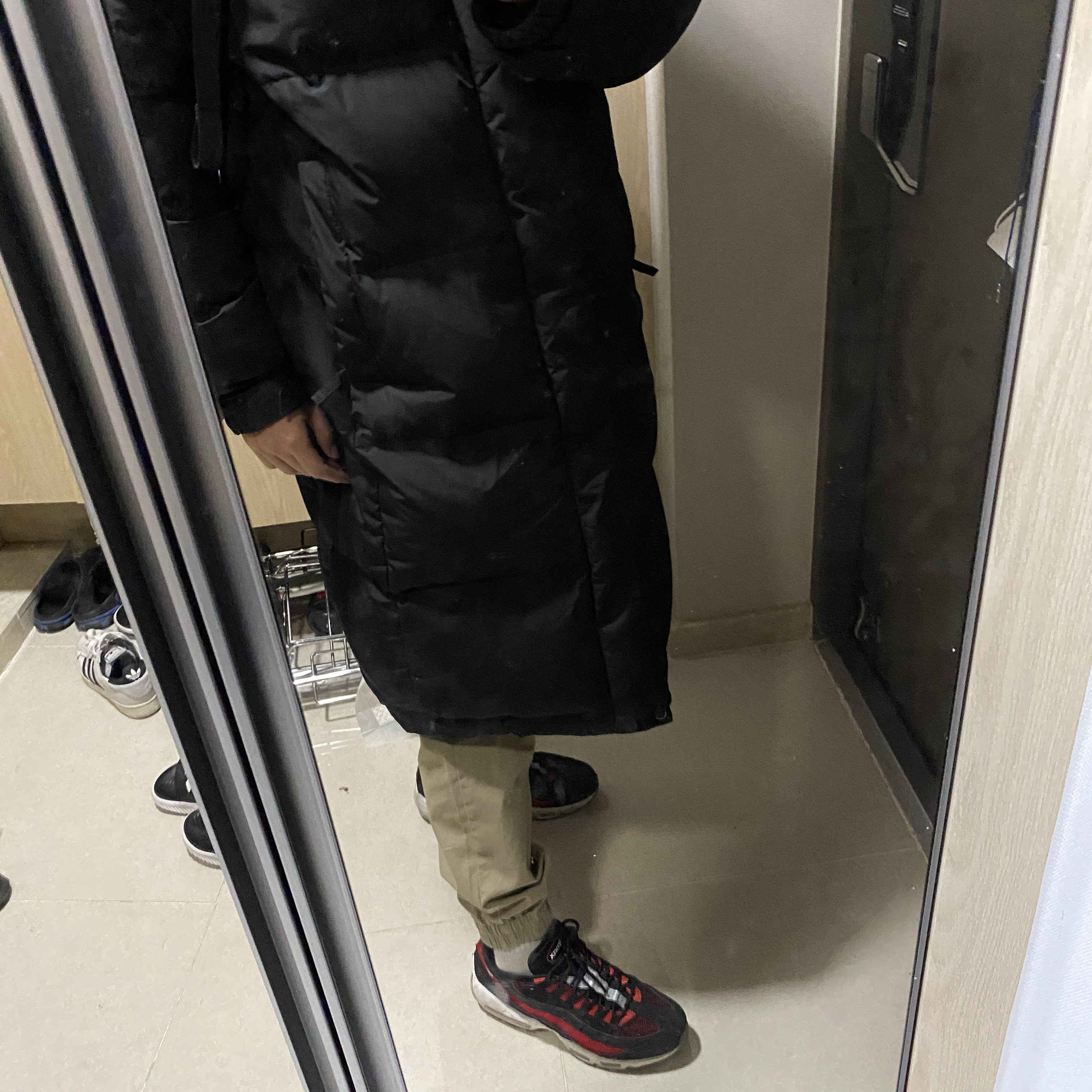 Nike Air Max 95 Essential Bred Ice 착용 스타일 - 2