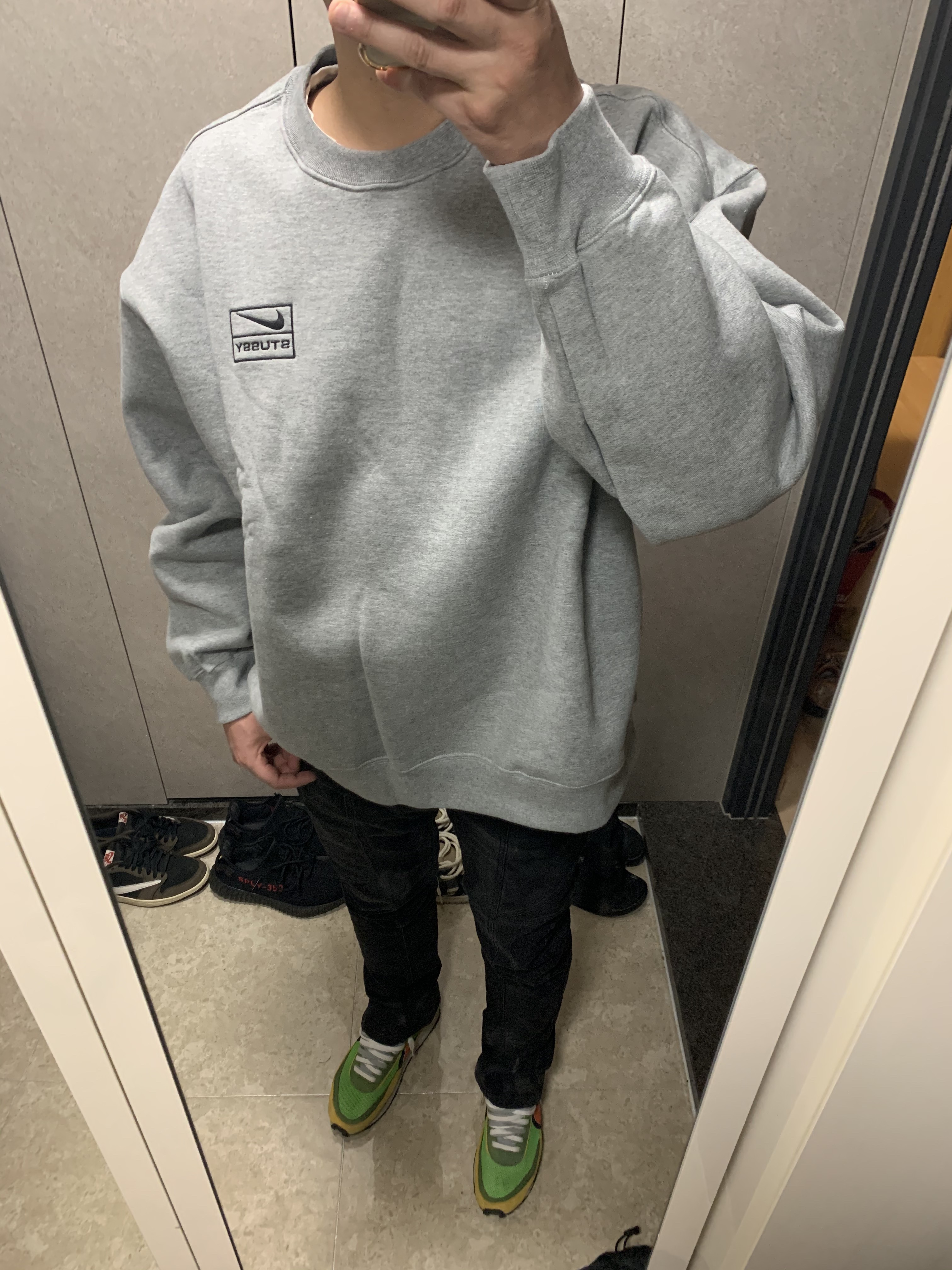 Nike x Stussy NRG BR Crew Fleece Grey, Nike x Sacai LDWaffle Green Multi 착용 스타일