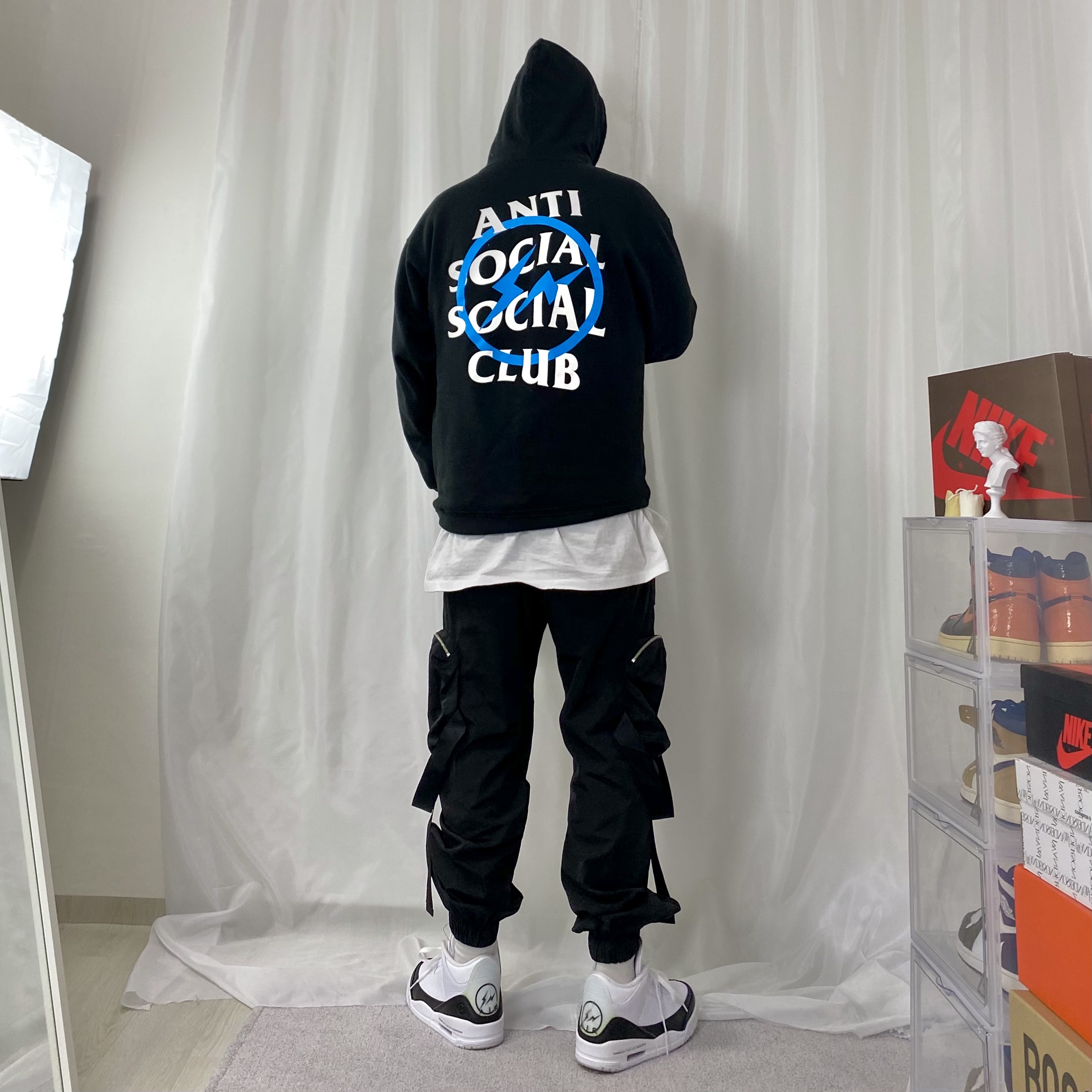 Jordan 3 x Fragment Retro SP White Black, Anti Social Social Club x Fragment Bolt Hoodie Blue 착용 스타일