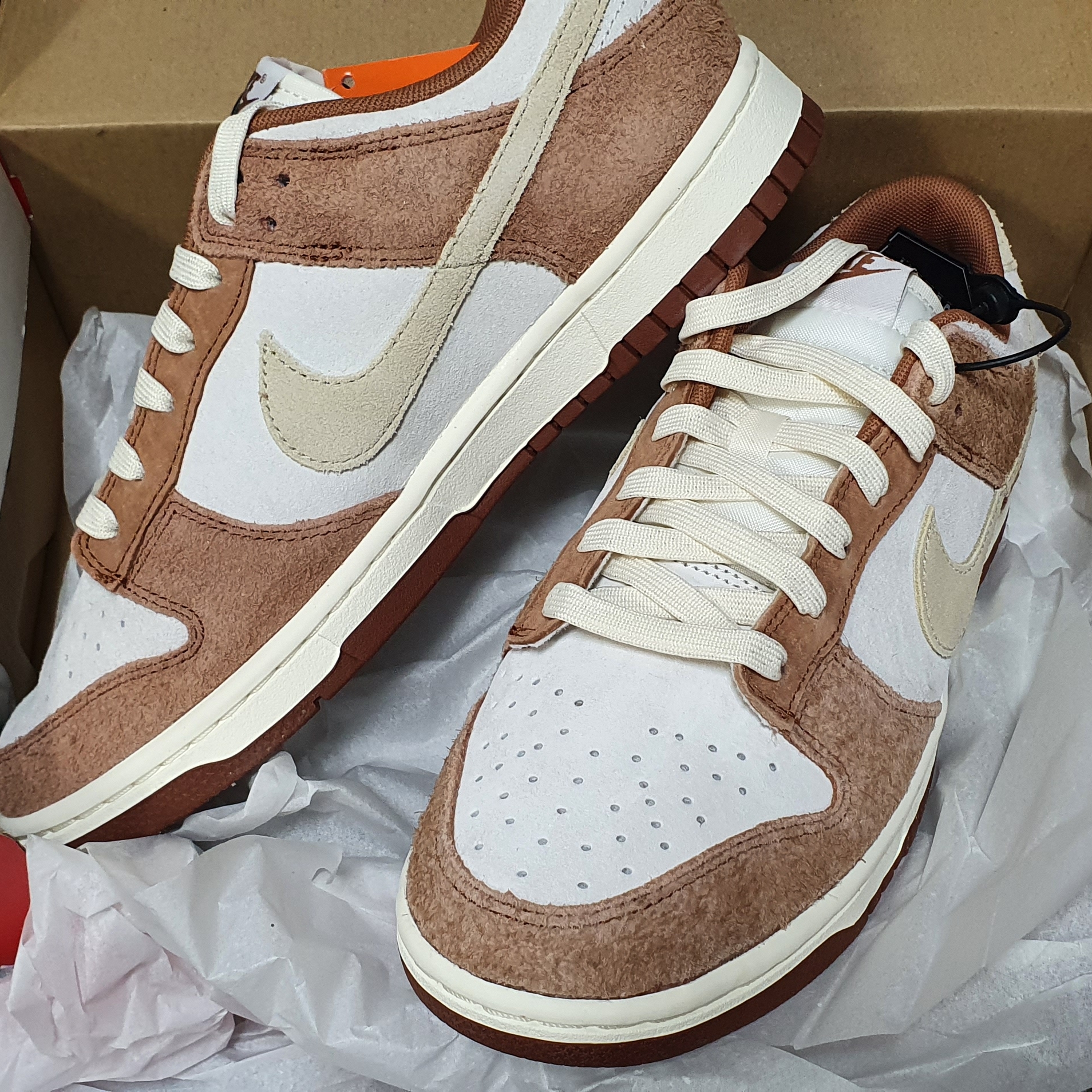 Nike Dunk Low Pro Premium Medium Curry 착용 스타일