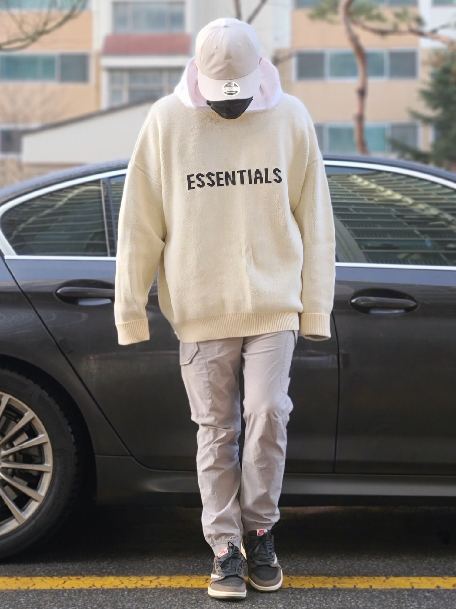 Essentials Knit Sweater Buttercream - 20SS, Jordan 1 x Travis Scott Retro Low OG SP Mocha 착용 스타일