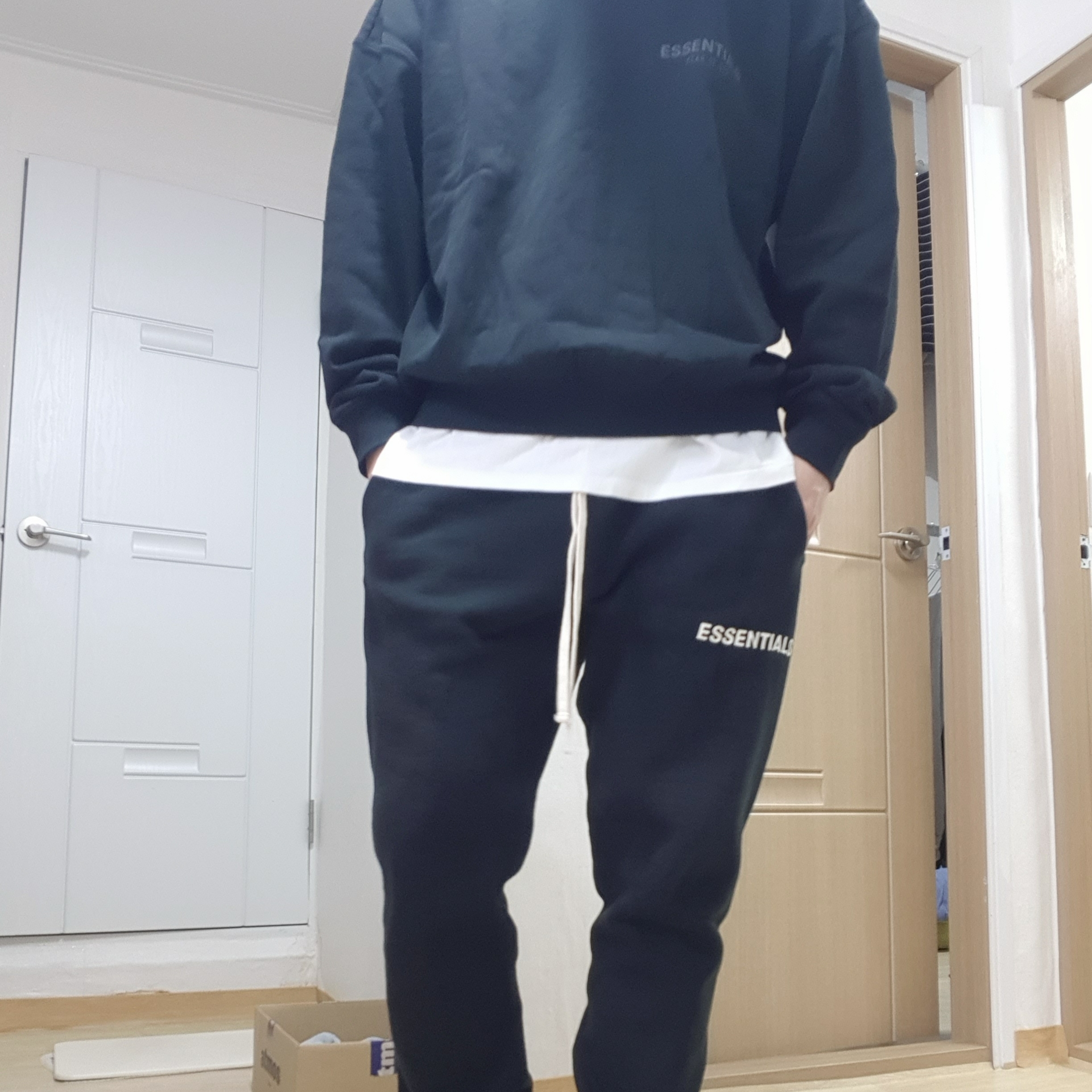 Essentials Long Sleeve Boxy Polo Black - 20FW 착용 스타일 - 1
