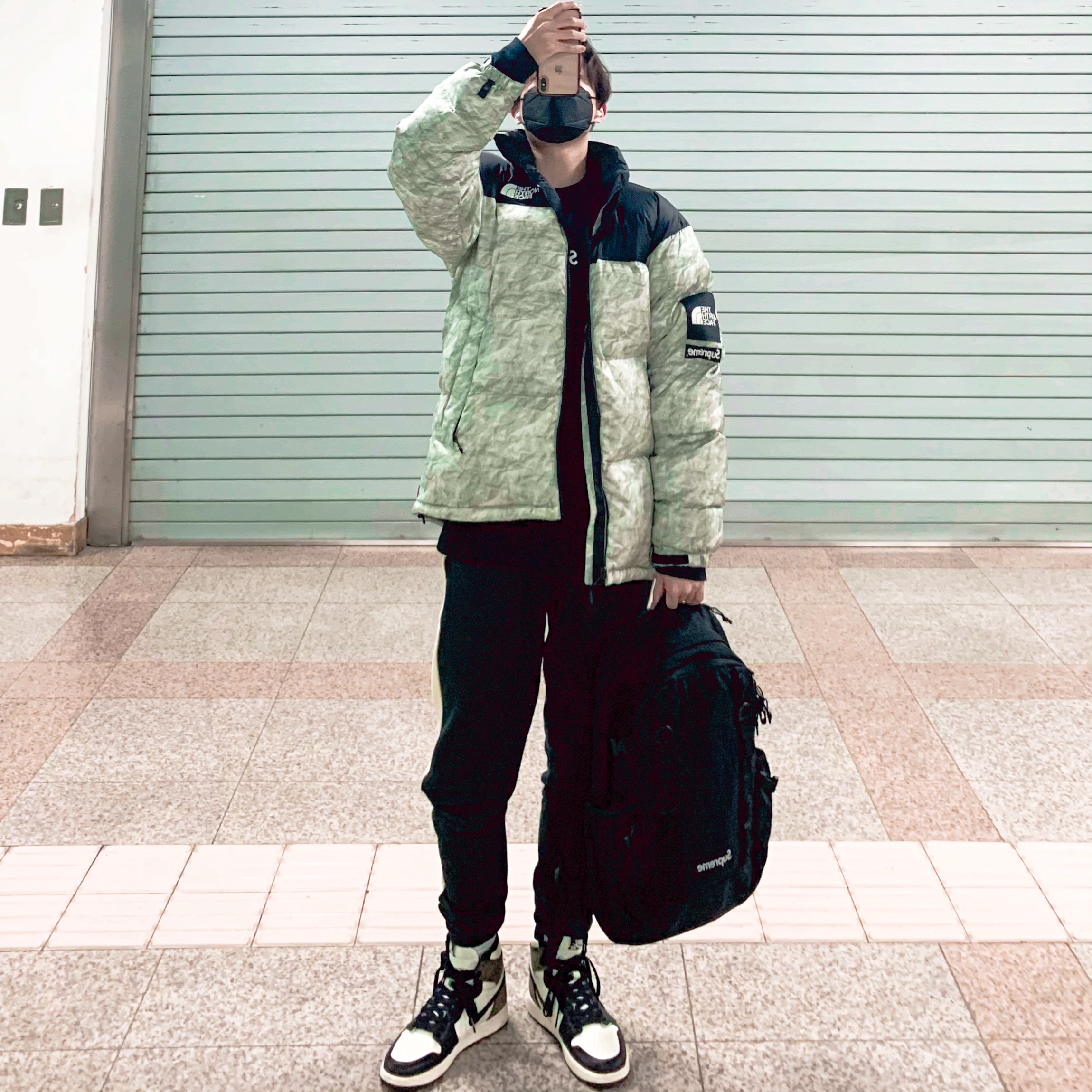 Supreme x The North Face Paper Print Nuptse Jacket - 19FW, Supreme Box Logo L/S T-Shirt Black - 20FW 착용 스타일