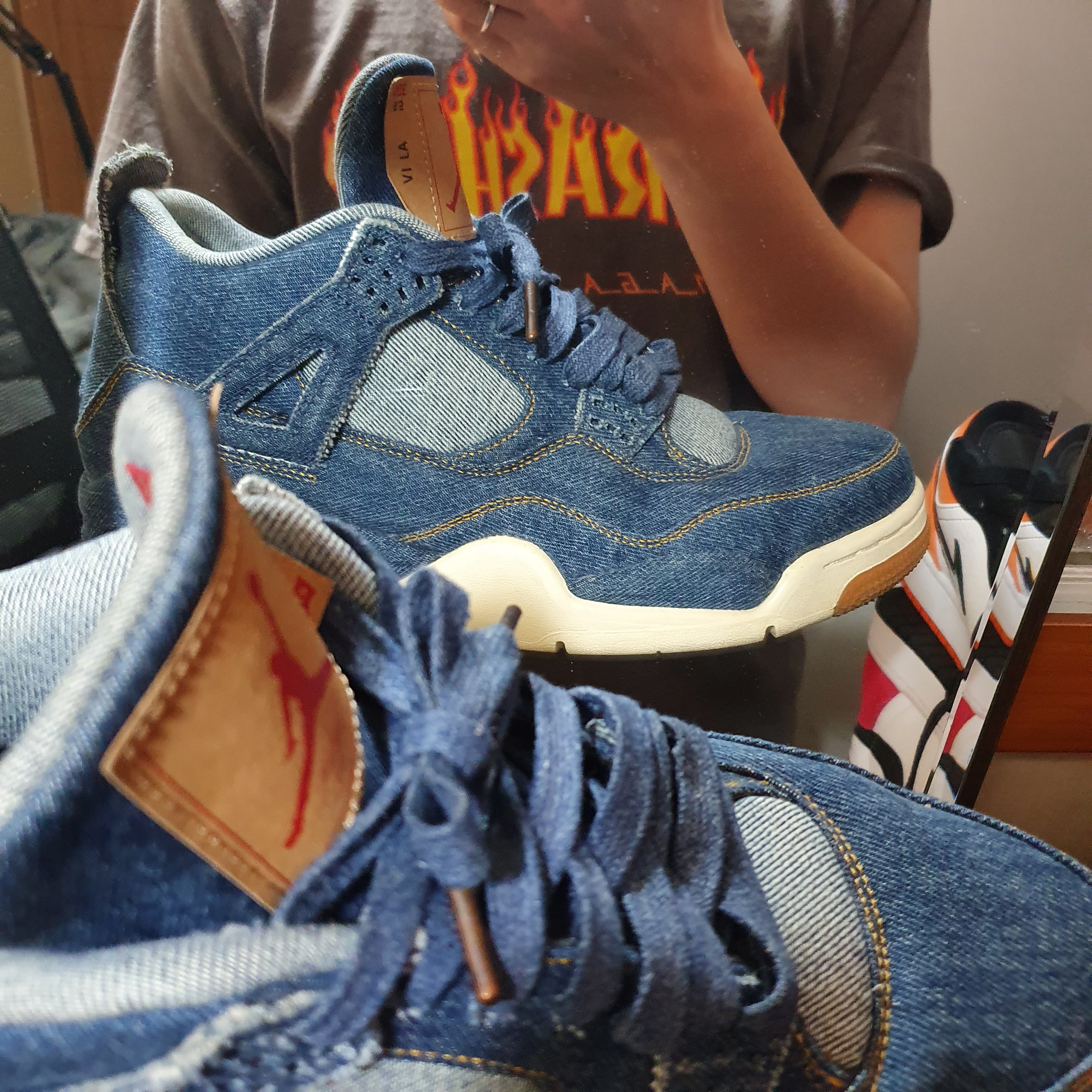 Jordan 4 x Levi's Retro Denim (Levi's Tag) 착용 스타일