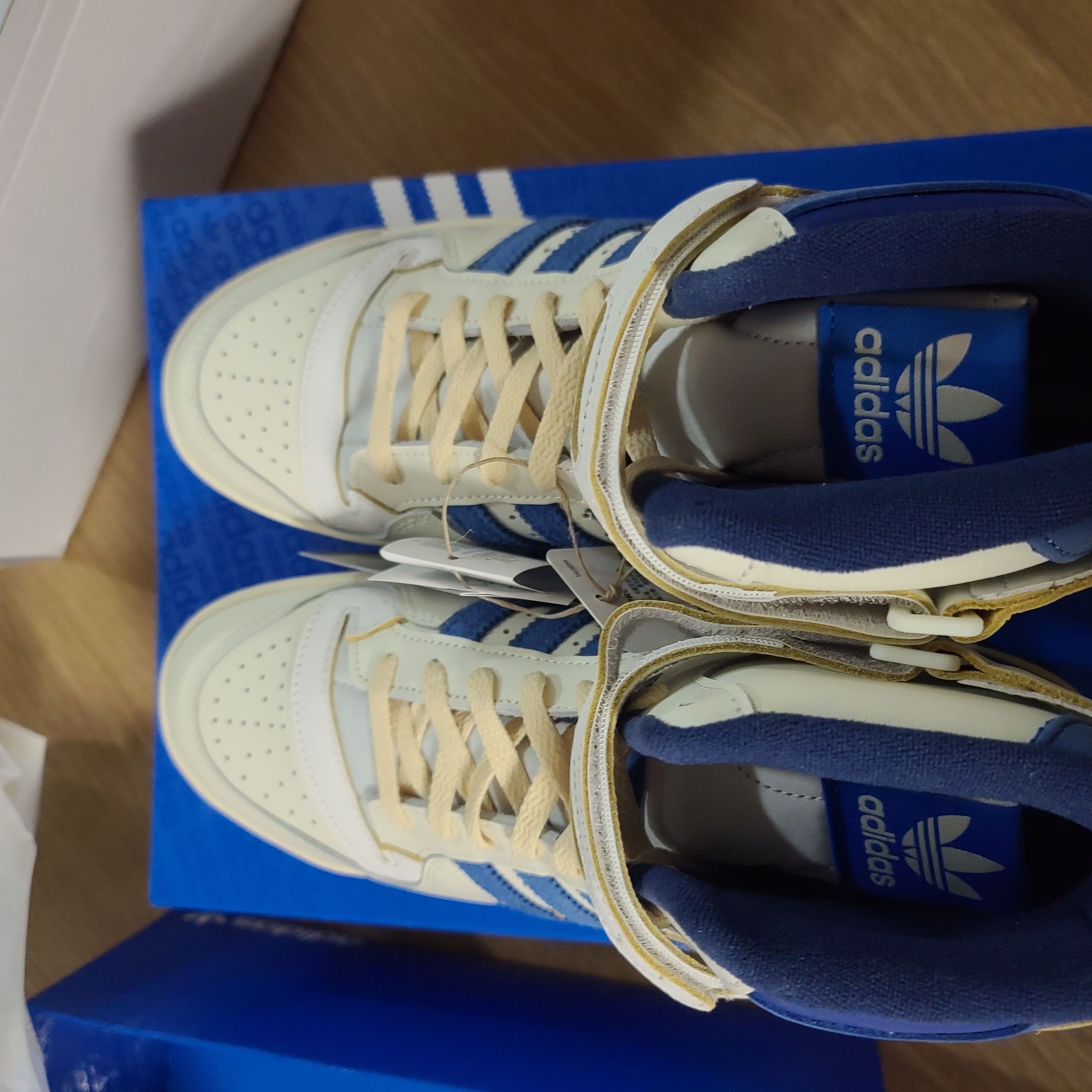 Adidas OG Forum 84 High Blue Thread 착용 스타일 - 3