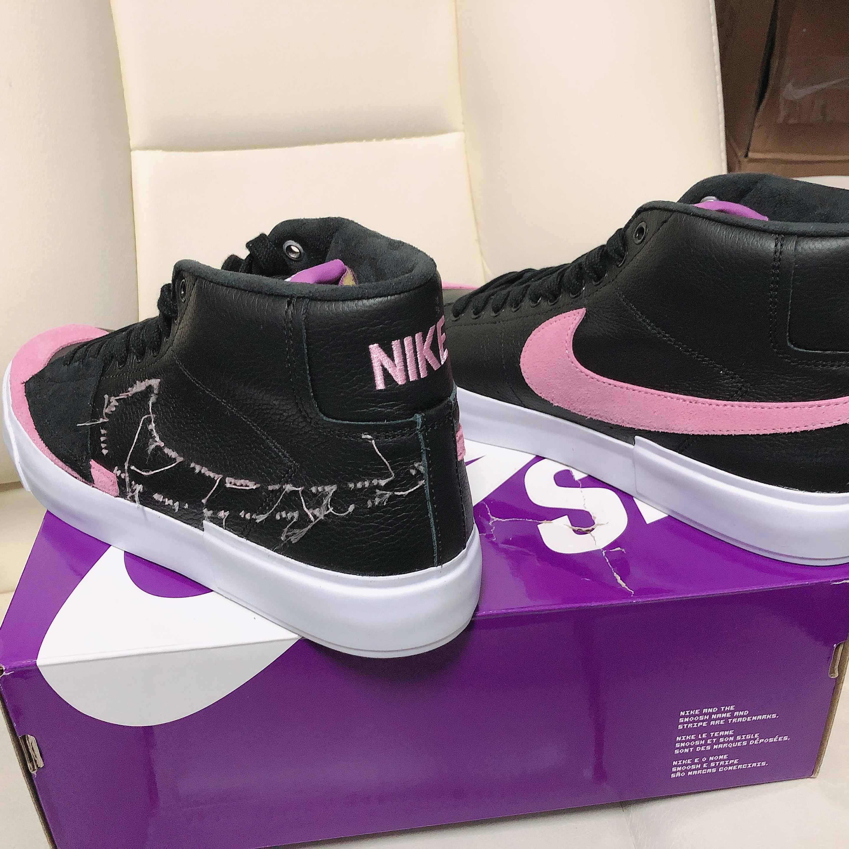 Nike SB Zoom Blazer Mid Edge Black Pink 착용 스타일 - 1