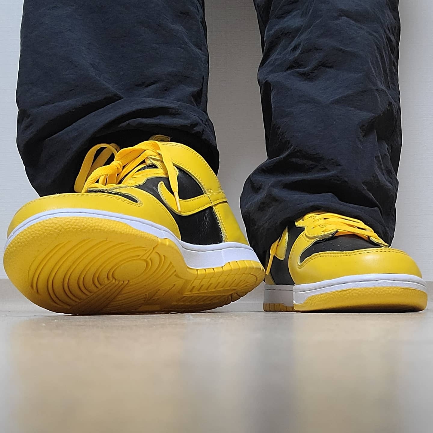 Nike Dunk High SP Varsity Maize 착용 스타일 - 3