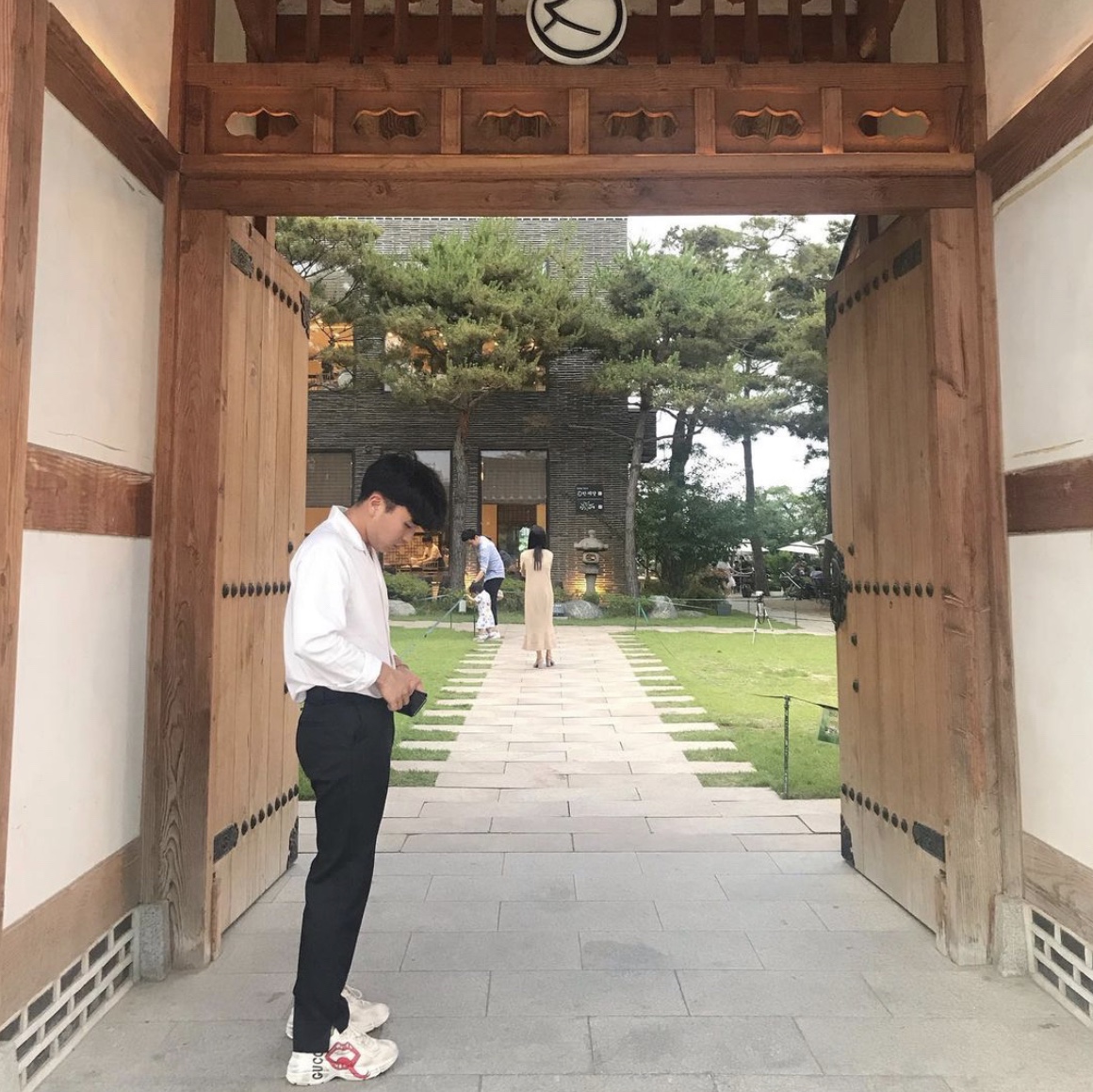 Gucci Rhyton Leather Sneakers Mouth 착용 스타일