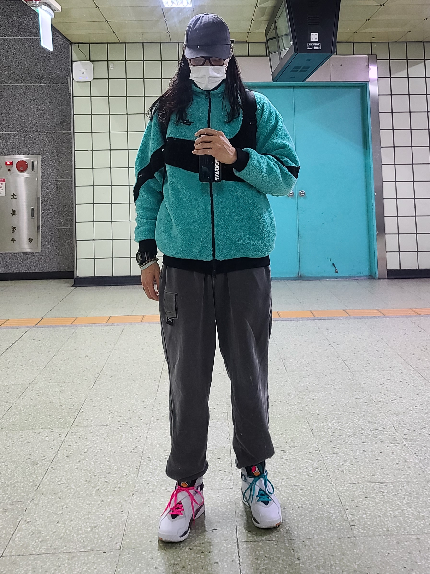 Jordan 8 Retro South Beach 착용 스타일 - 1