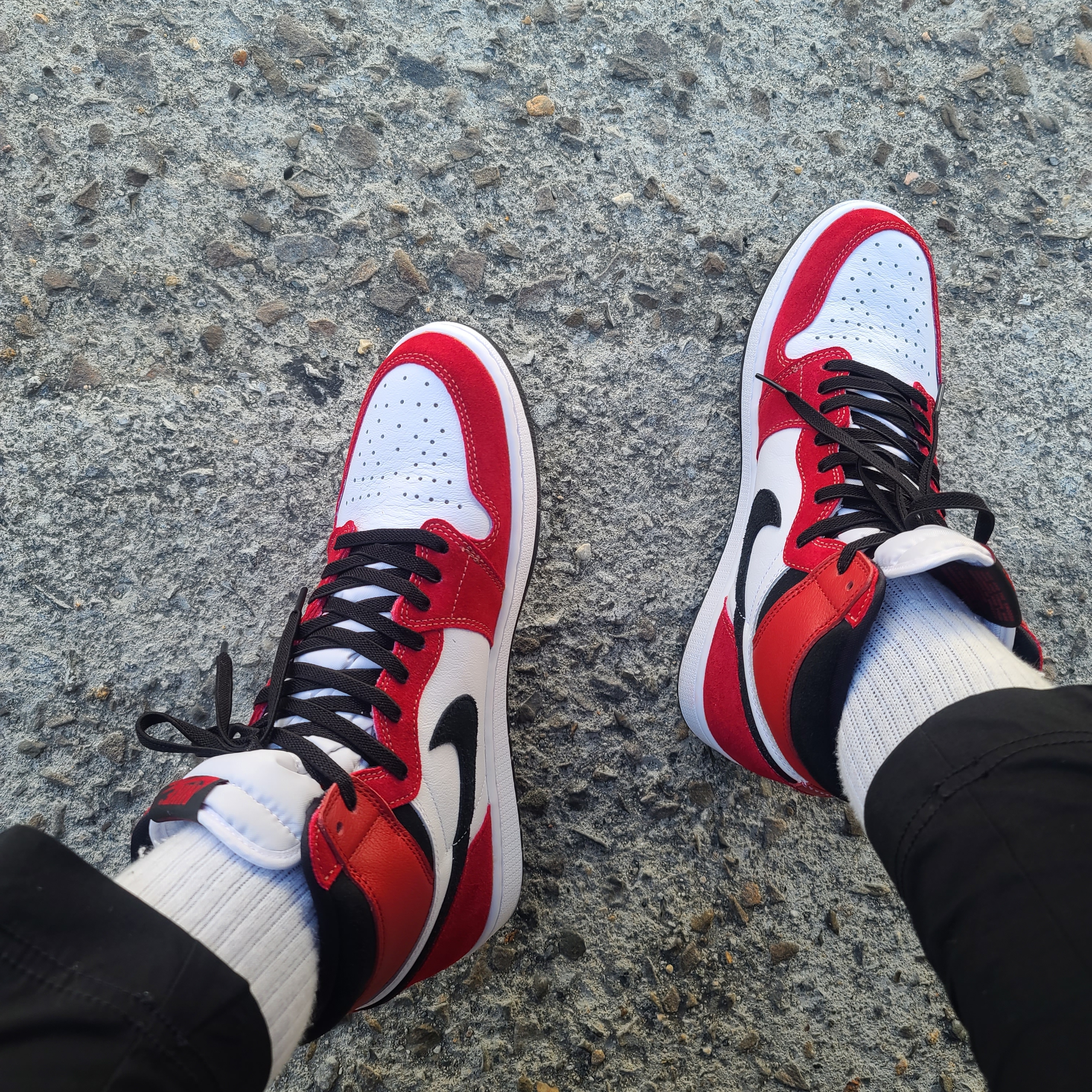 Jordan 1 Retro High OG Light Smoke Grey 착용 스타일 - 2