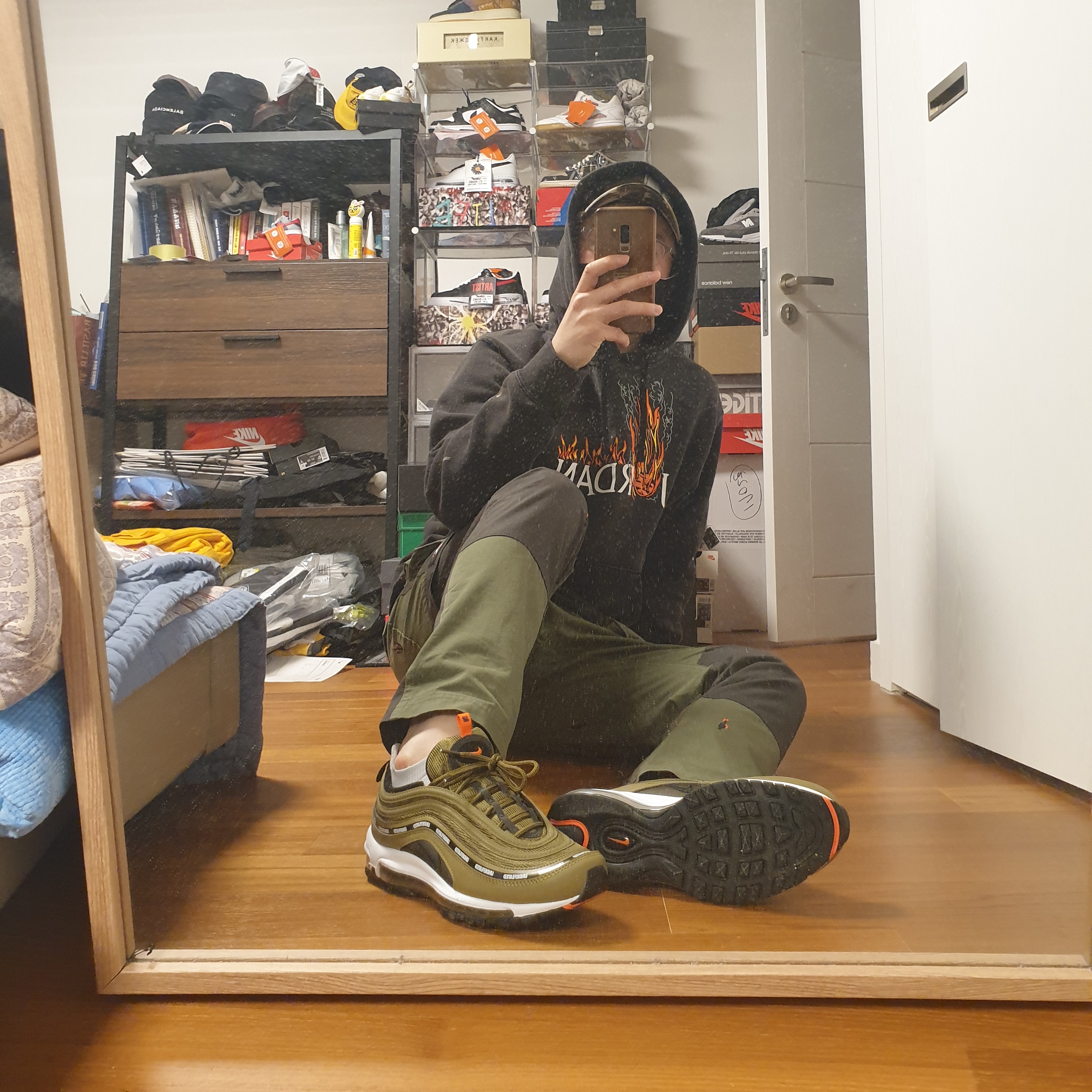 Jordan x Travis Scott Cargo Pants Olive, Jordan x Travis Scott MJ Fleece Hoodie - Asia 착용 스타일 - 3