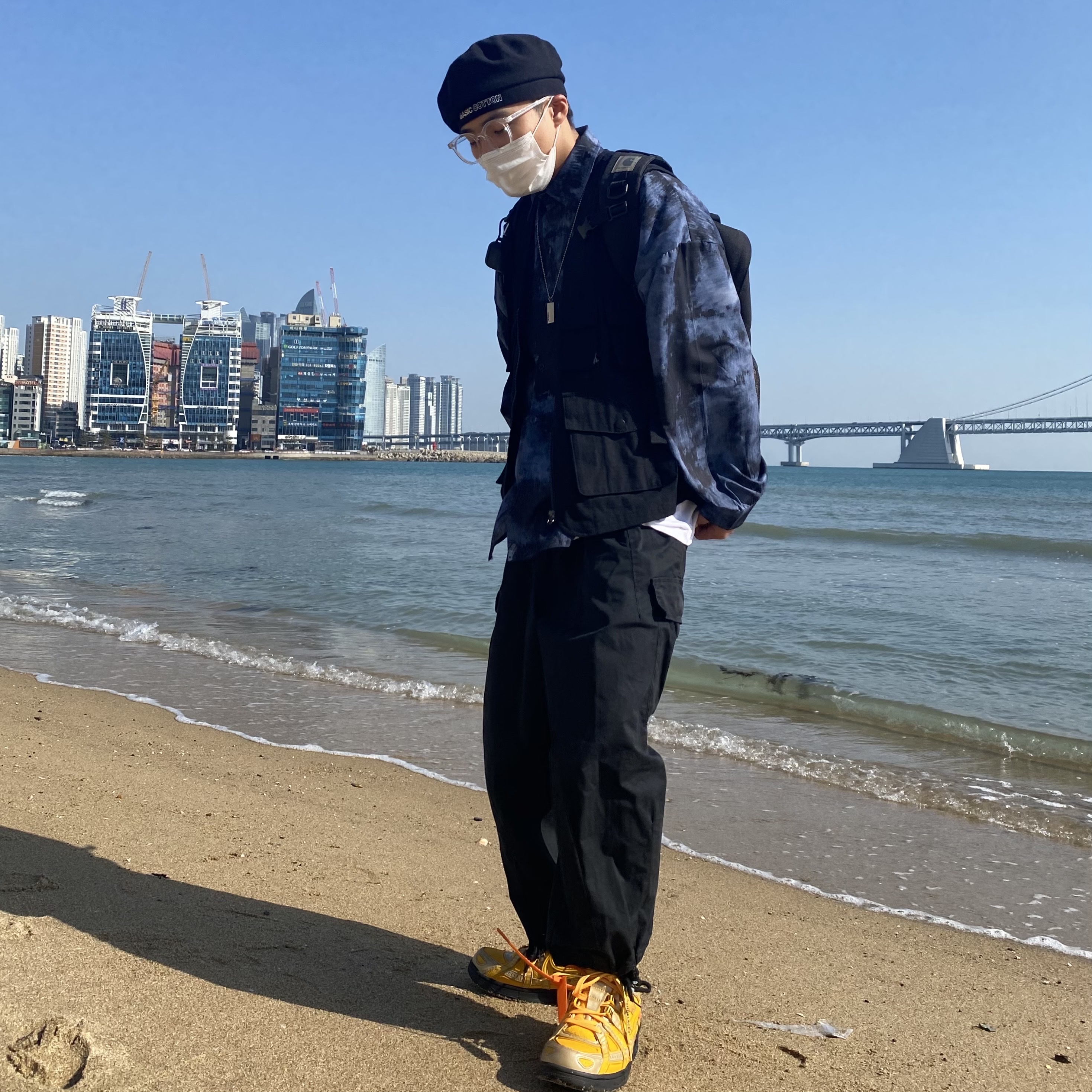 Nike x Off-White Air Rubber Dunk University Gold 착용 스타일 - 2