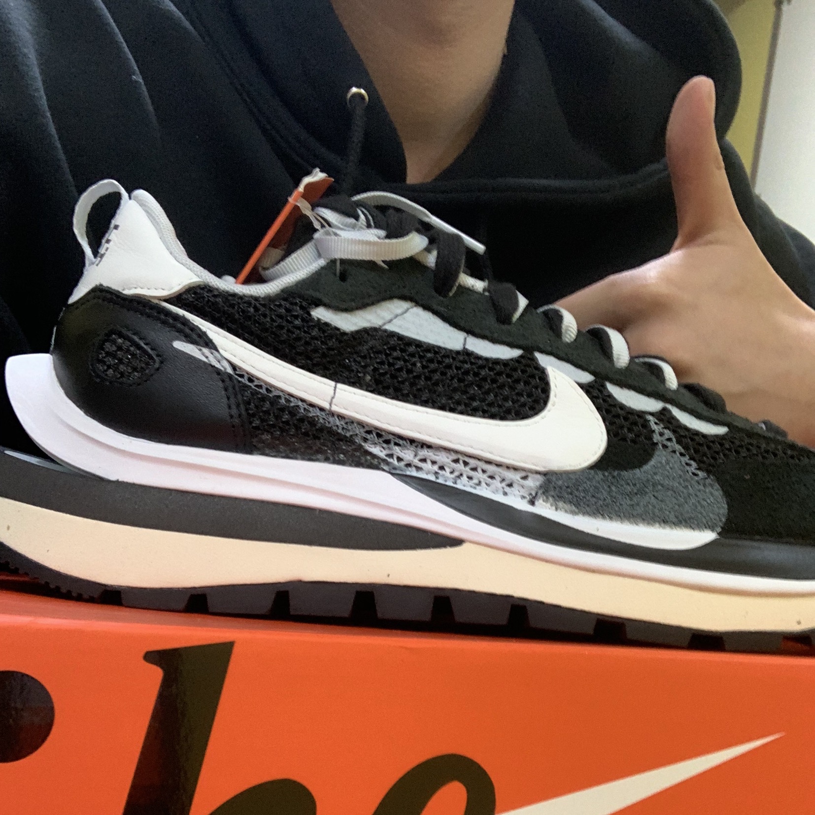 Nike x Sacai VaporWaffle Black White 착용 스타일