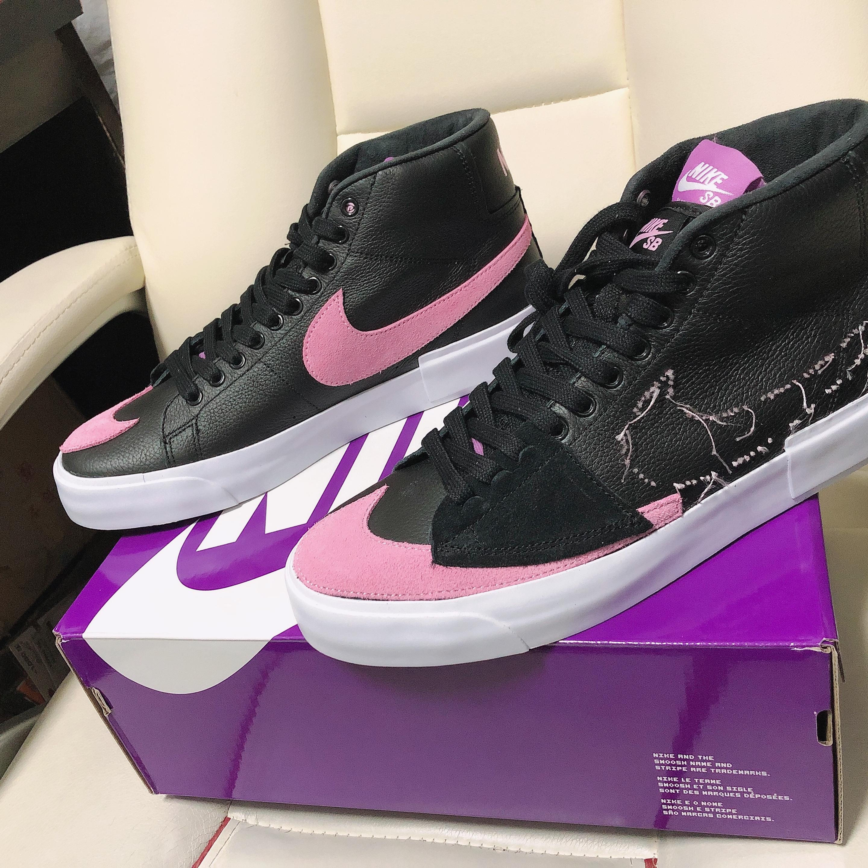 Nike SB Zoom Blazer Mid Edge Black Pink 착용 스타일 - 4