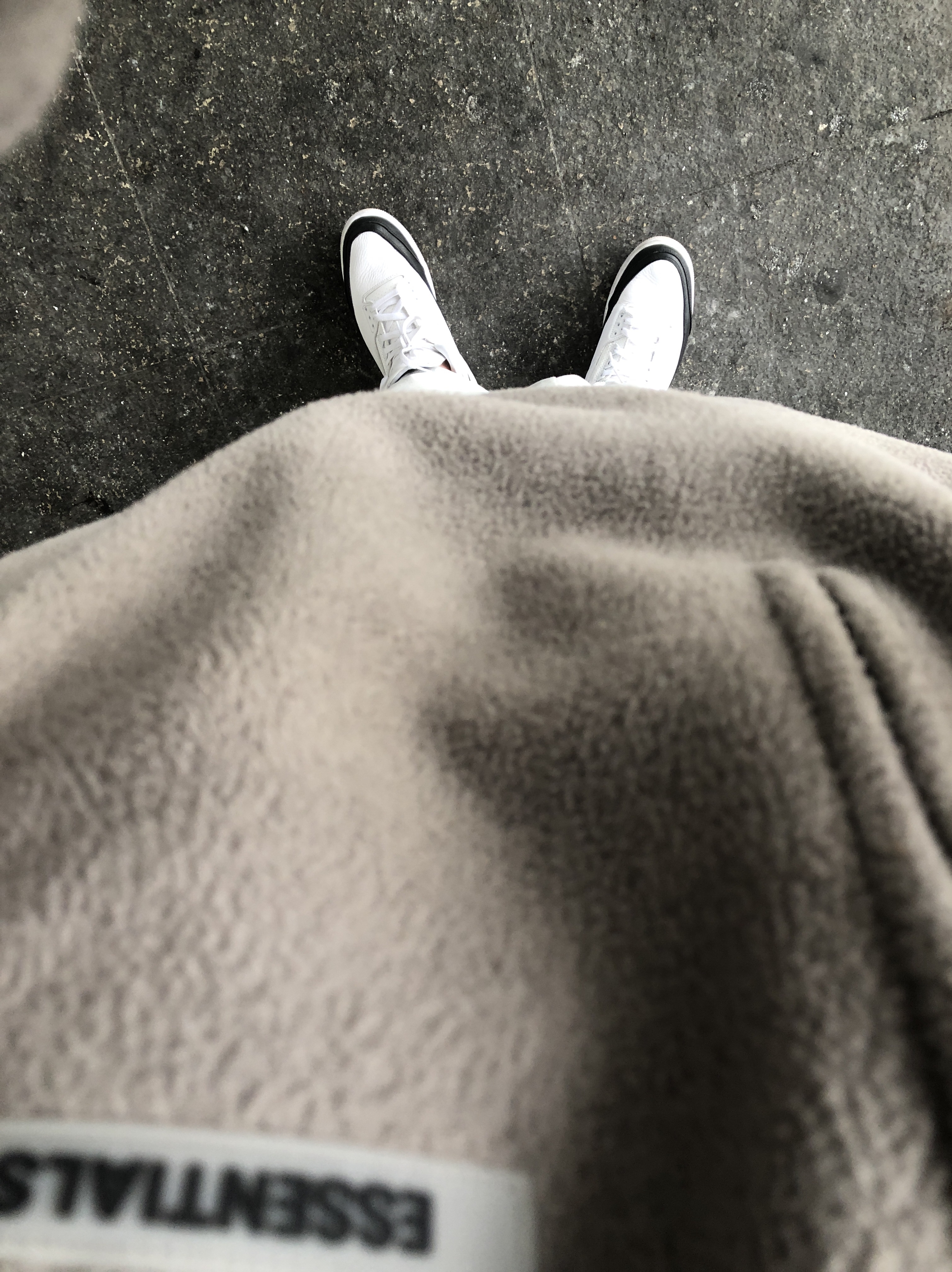 Essentials Half-Zip Pullover Taupe - 20FW, Jordan 3 x Fragment Retro SP White Black 착용 스타일 - 2