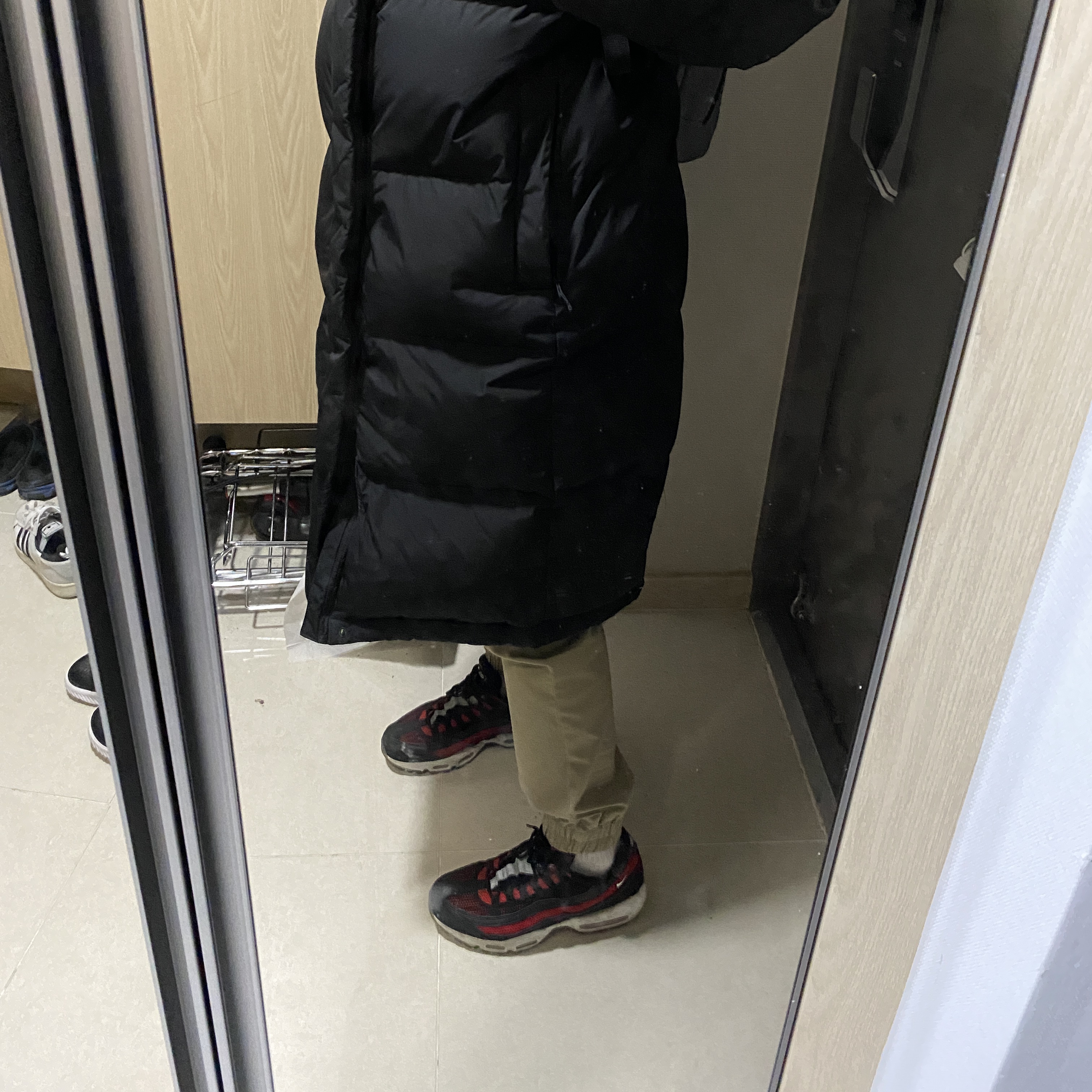 Nike Air Max 95 Essential Bred Ice 착용 스타일 - 1