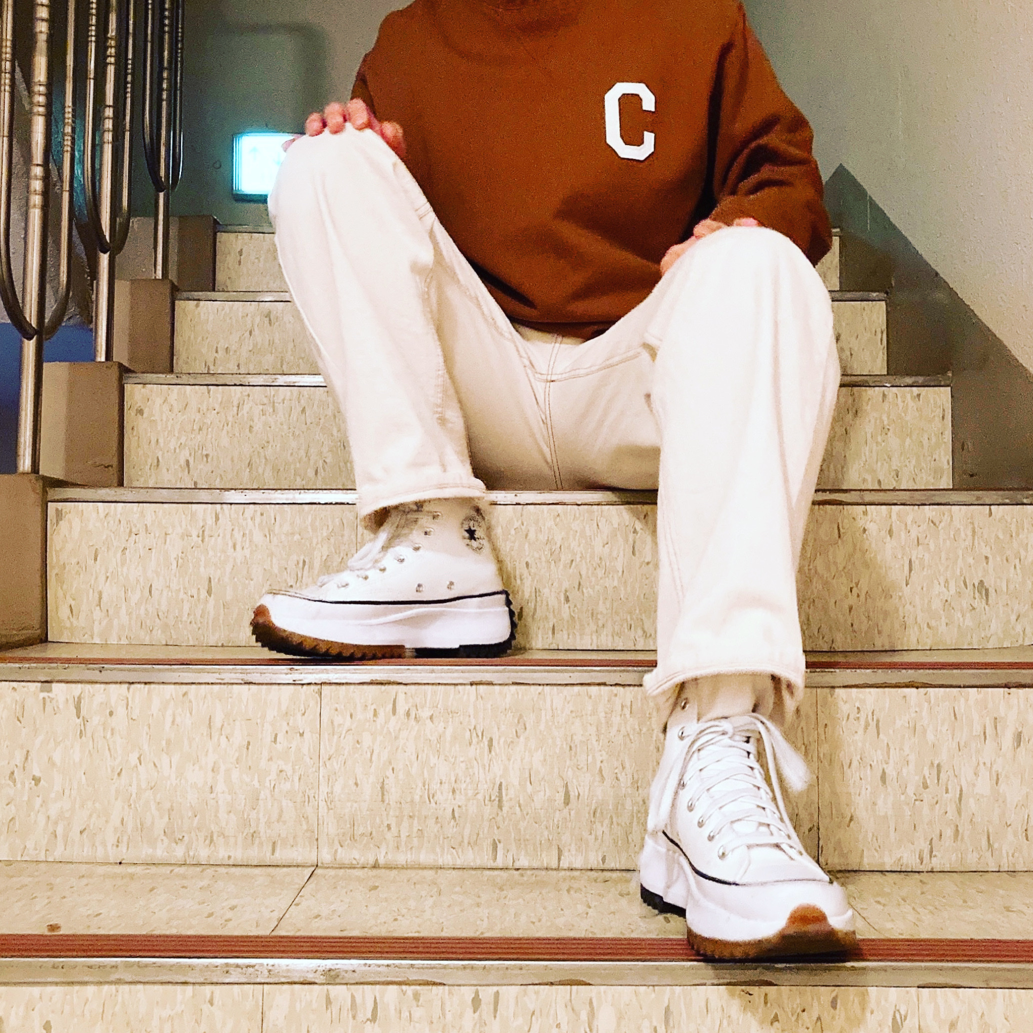 Converse Run Star Hike Hi White Black Gum 착용 스타일