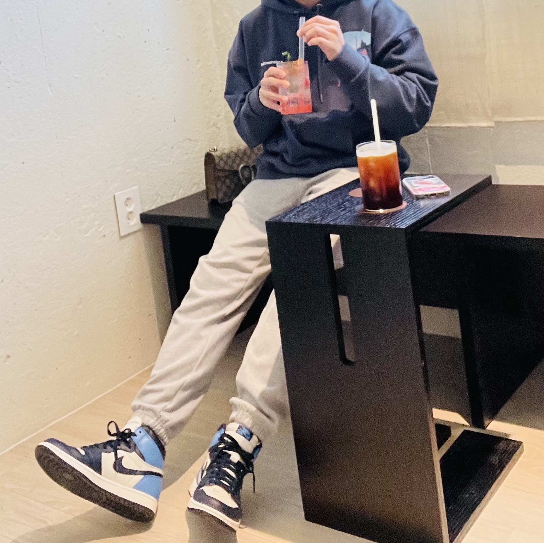 Jordan 1 Retro High Obsidian UNC, Essentials Sweatpants Oatmeal/Oatmeal Heather/Light Heather Oatmeal 2020 착용 스타일