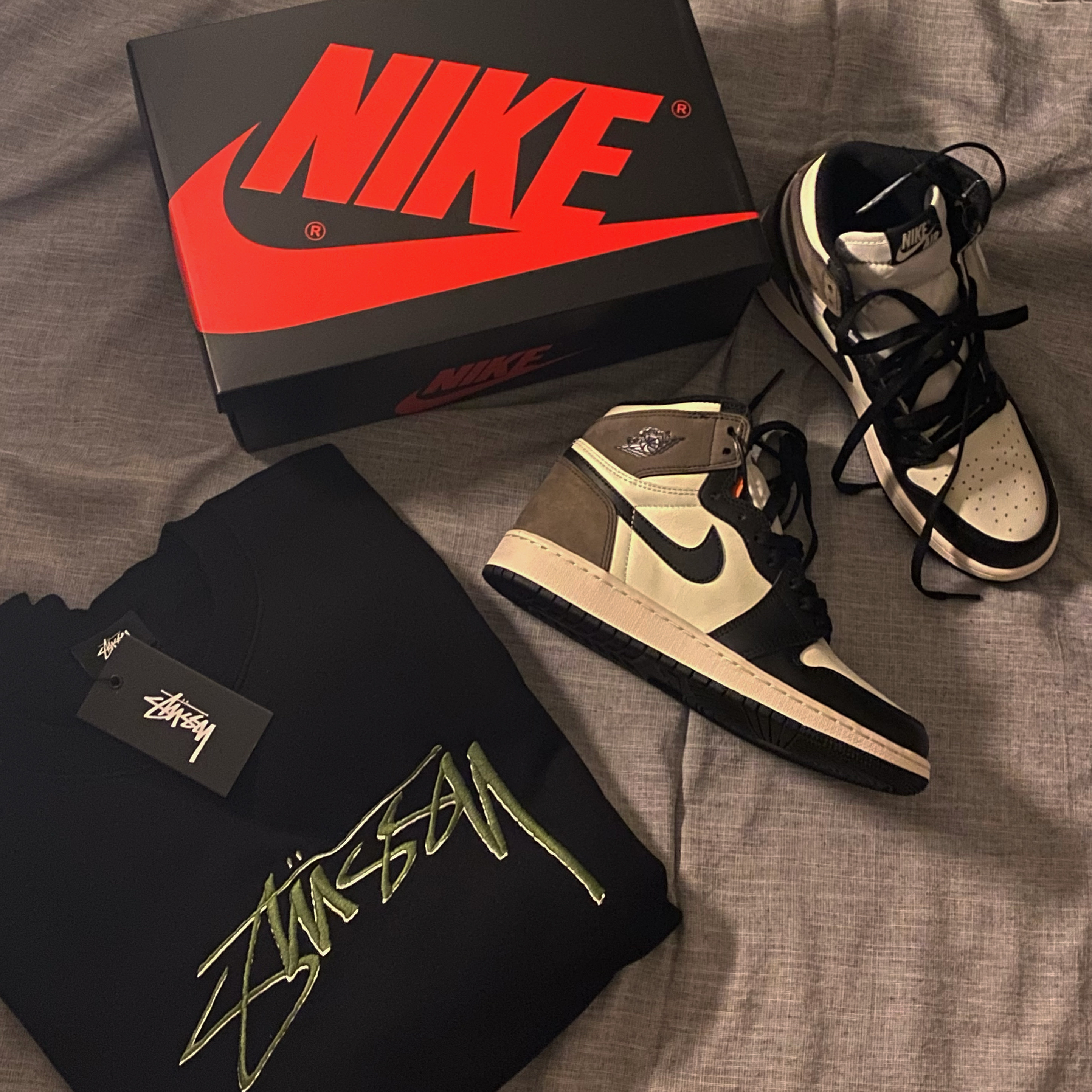 (GS) Jordan 1 Retro High OG Black Mocha 착용 스타일 - 3