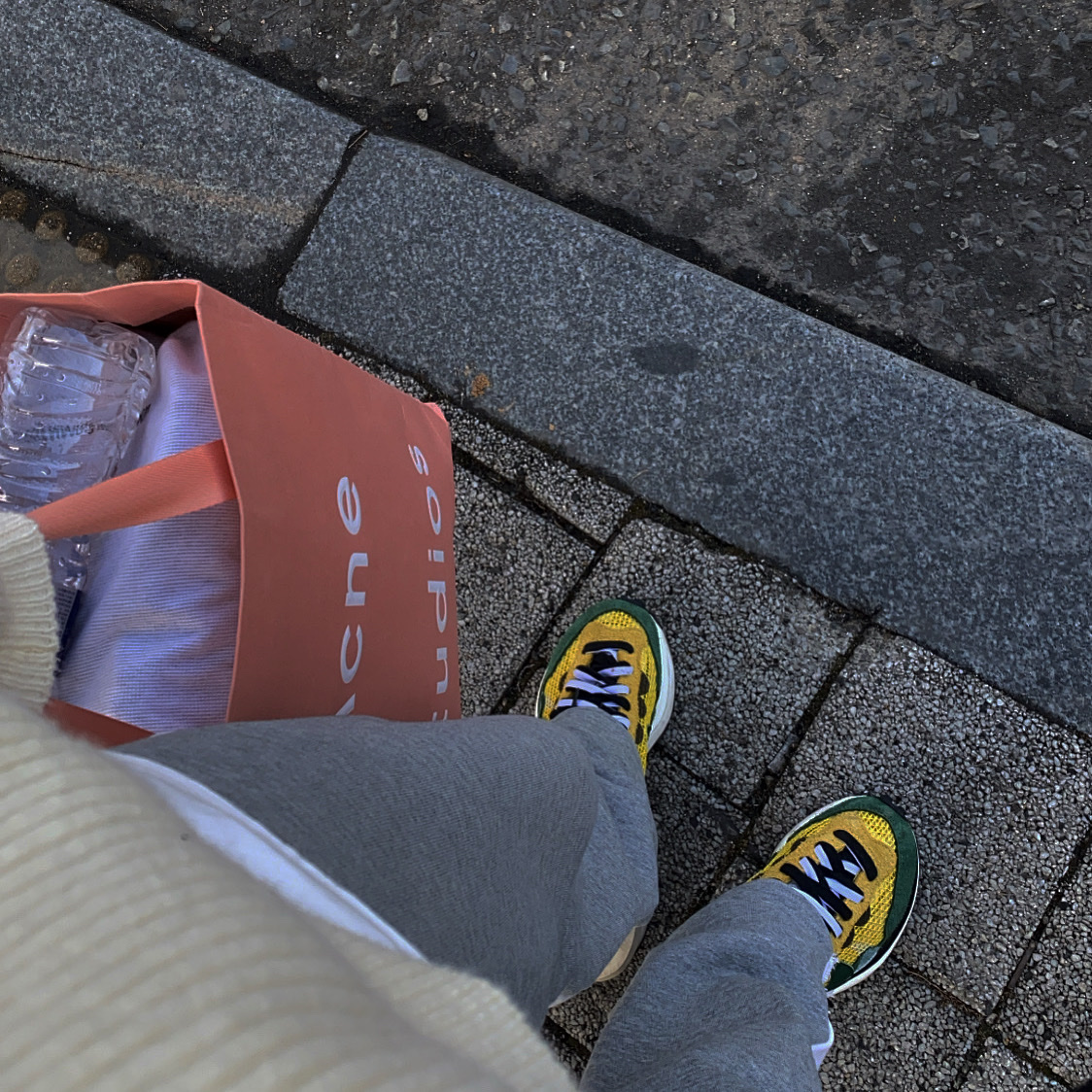 Nike x Sacai VaporWaffle Tour Yellow & Gorge Green Sail 착용 스타일