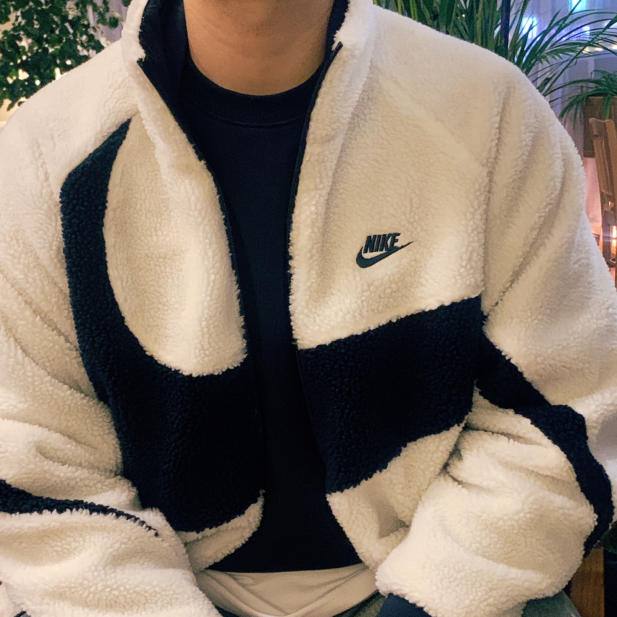 Nike Big Swoosh Full Zip Jacket White Navy 착용 스타일