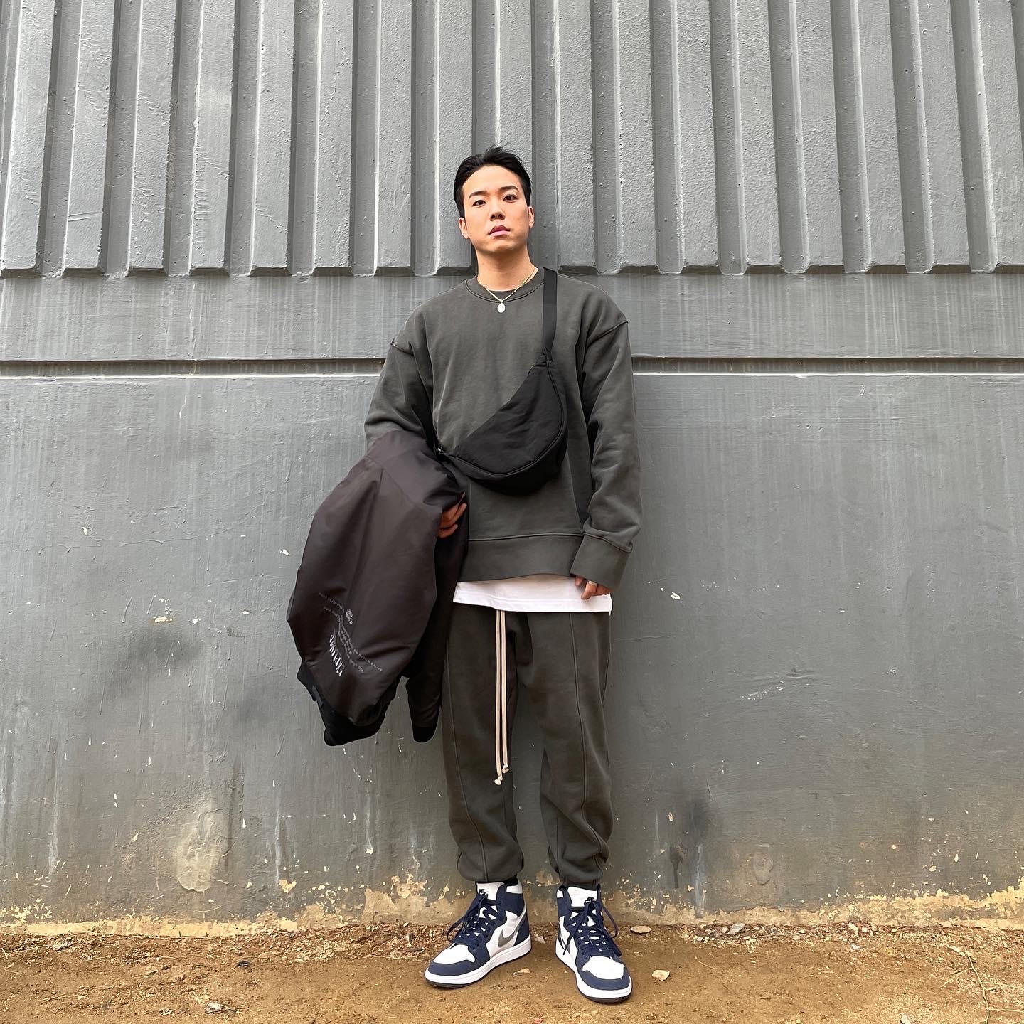 Jordan 1 Retro High OG CO.JP Midnight Navy 착용 스타일 - 1