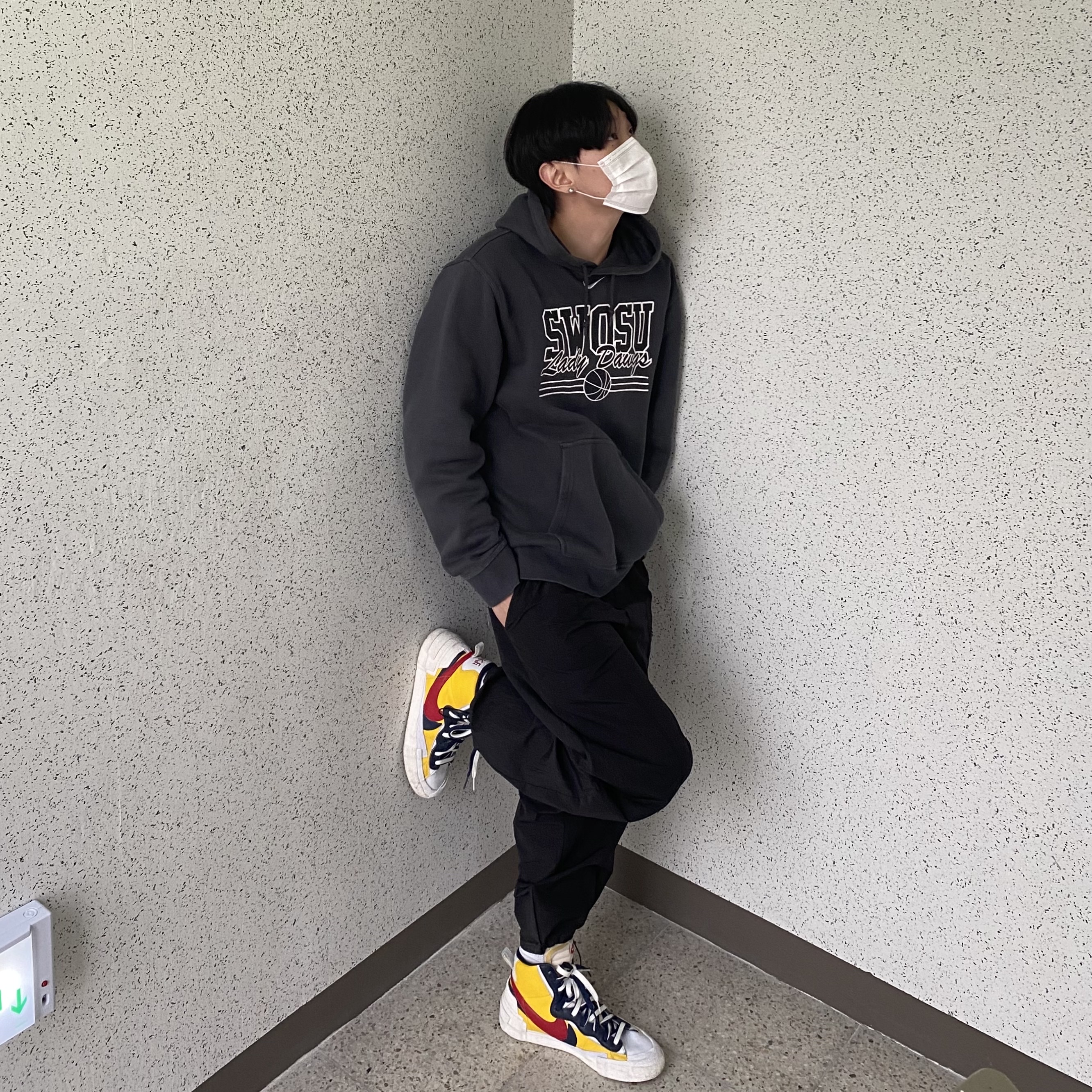 Nike x Sacai Blazer Mid Snow Beach 착용 스타일